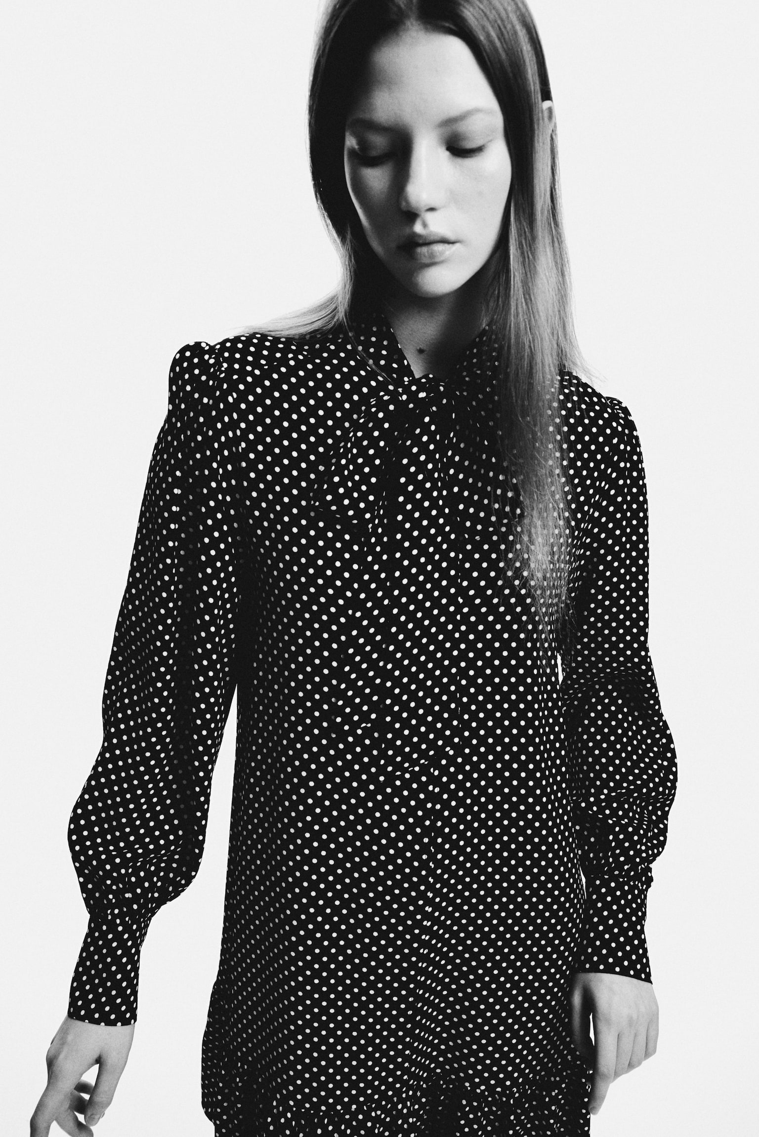 Robe tunique avec col lavallière - Noir/pois - 2