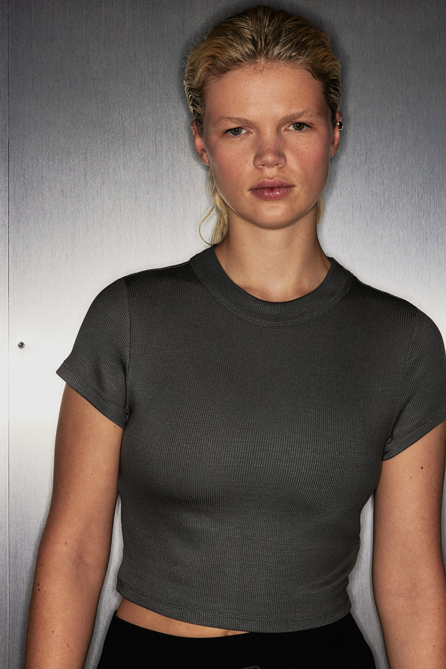 Cropped sports top in DryMove™ - Dark grey/Light grey marl/Light beige/Black - 3