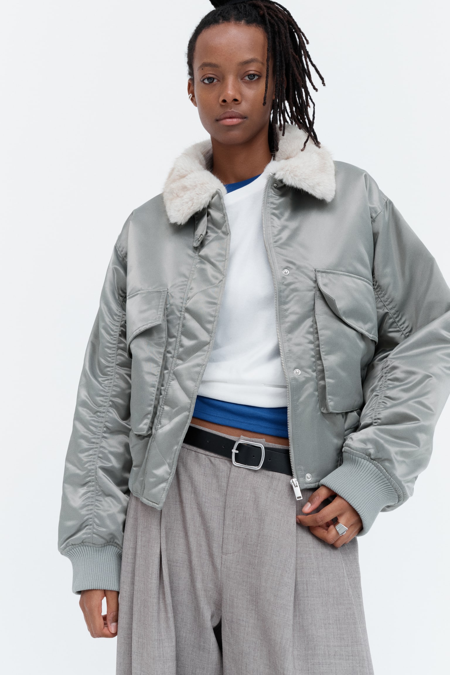 Женская куртка H&M Oversized Bomber Jacket with Fluffy Collar, цвет: Серый — фото 4