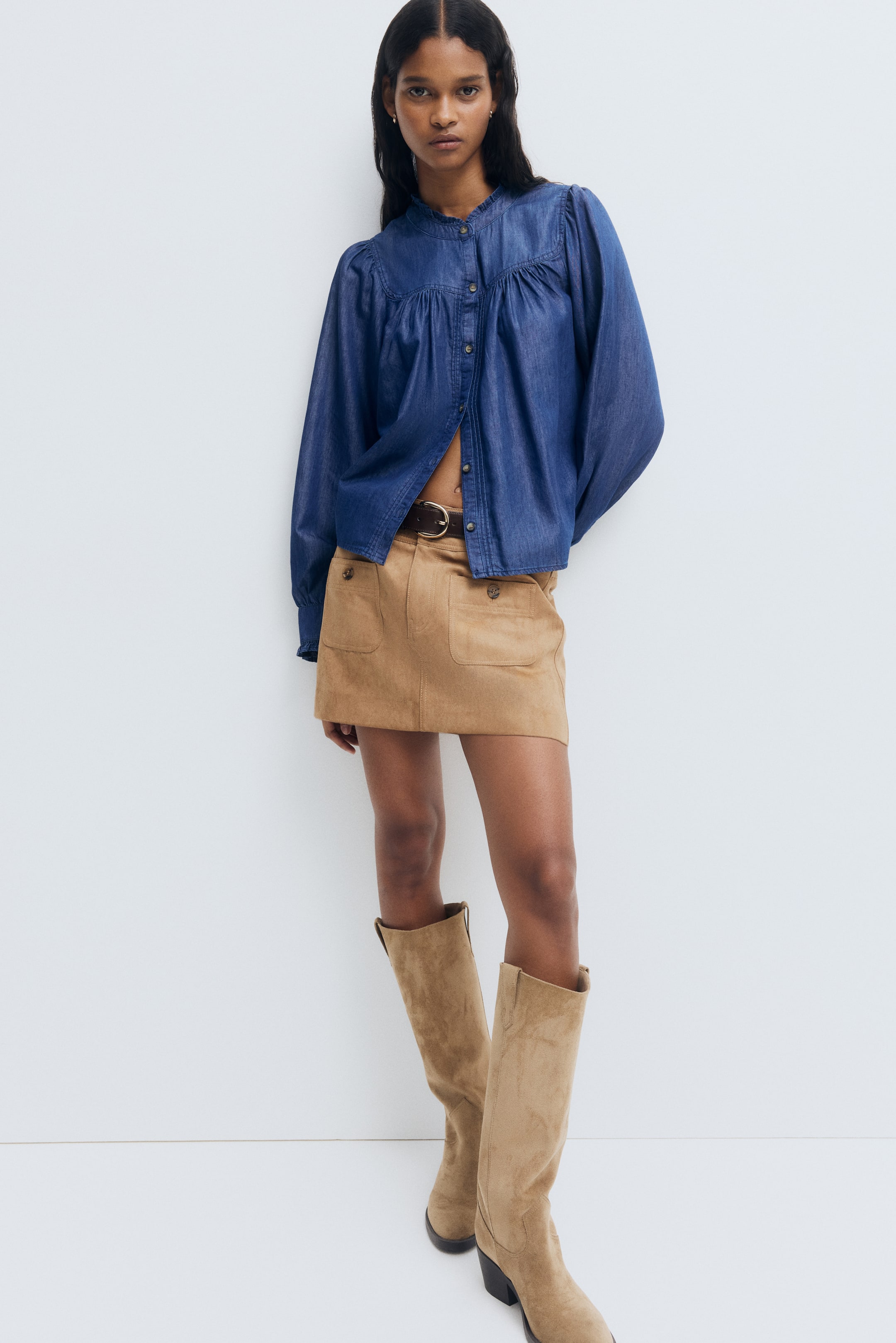 Xem ảnh lớn hơn: Áo kiểu denim có viền diềm nhún - Màu xanh denim đậm - Ladies | H&M VN 2