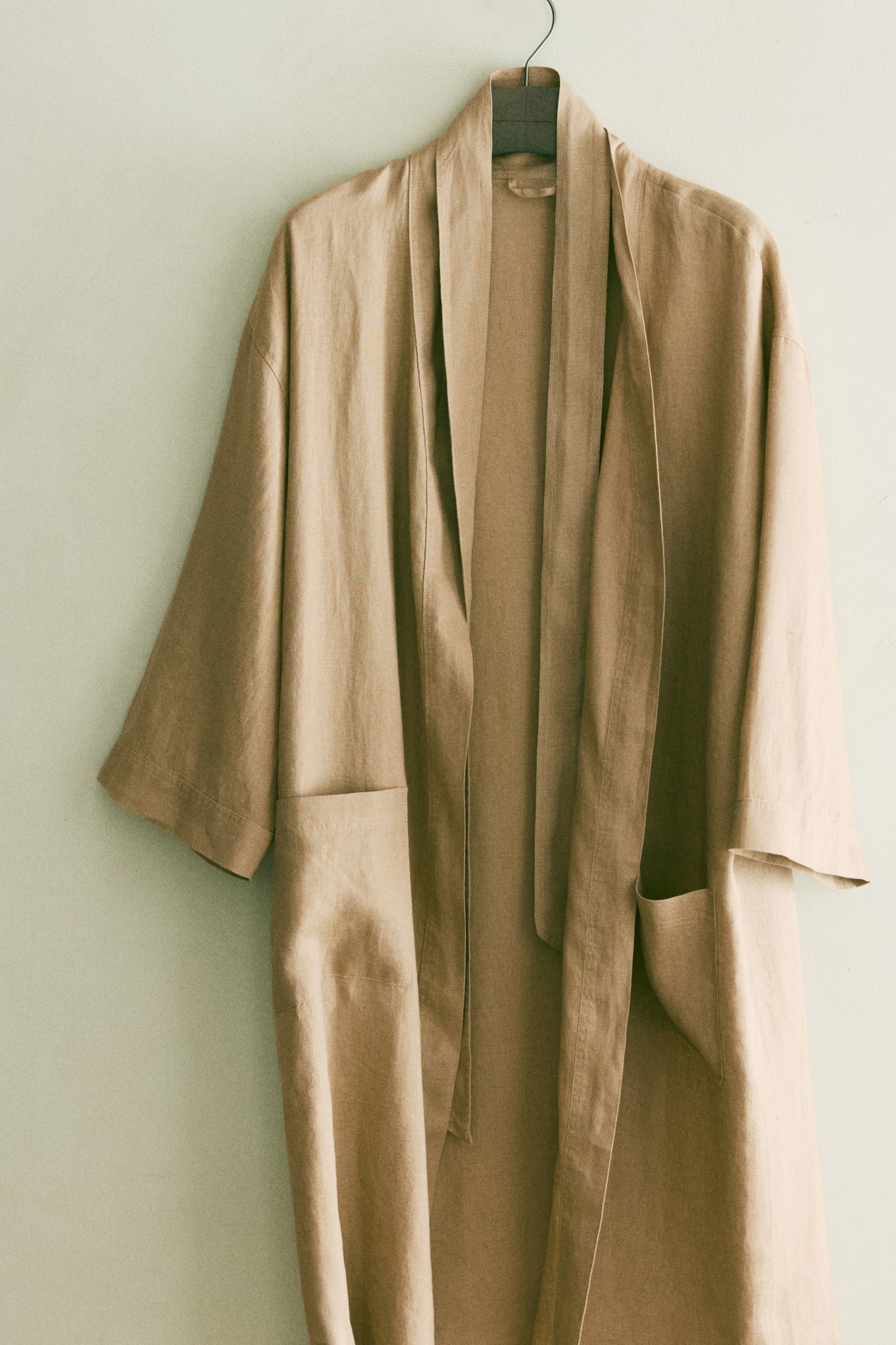 חלוק מפשתן מכובס - בז'/שחור/בז' בהיר - 1