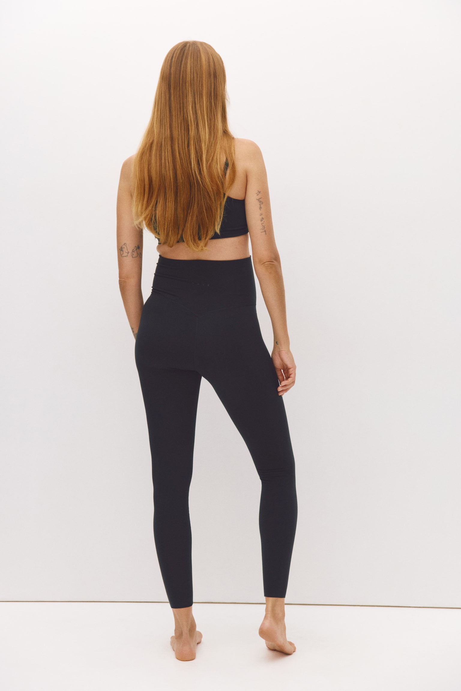 Женские леггинсы H&M Mama Sports Leggings with SoftMove™, цвет: Чёрный — фото 4