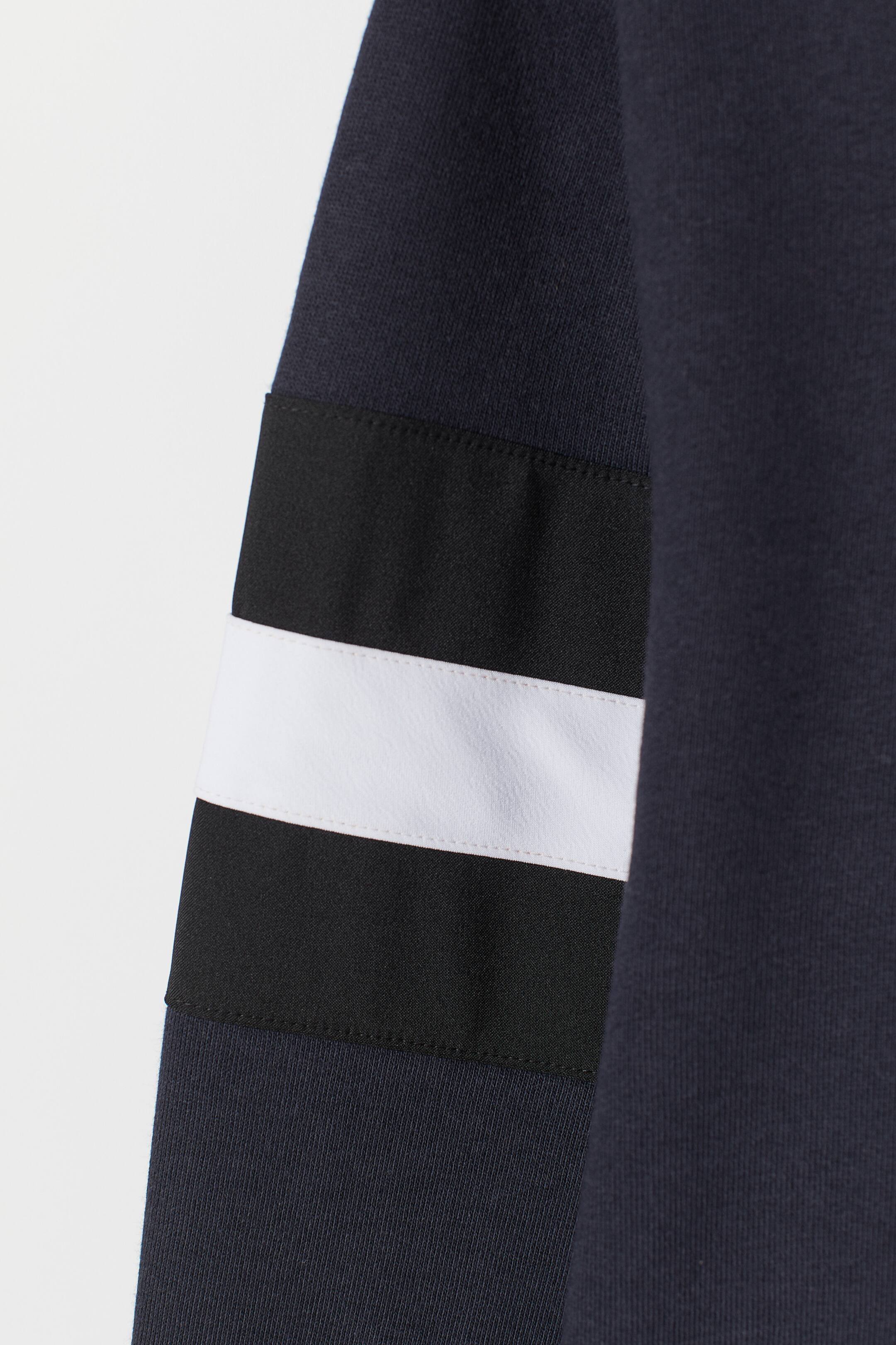 Grotere afbeelding bekijken: Hoodie met biezen - Donkerblauw - HEREN | H&M BE 2