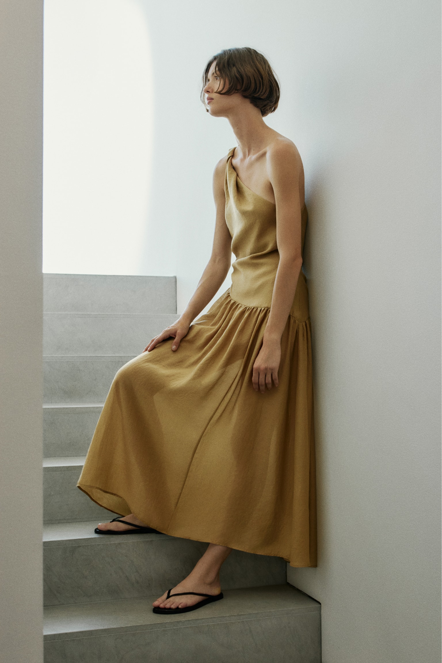 Twist-detail one-shoulder dress - Beige - 1