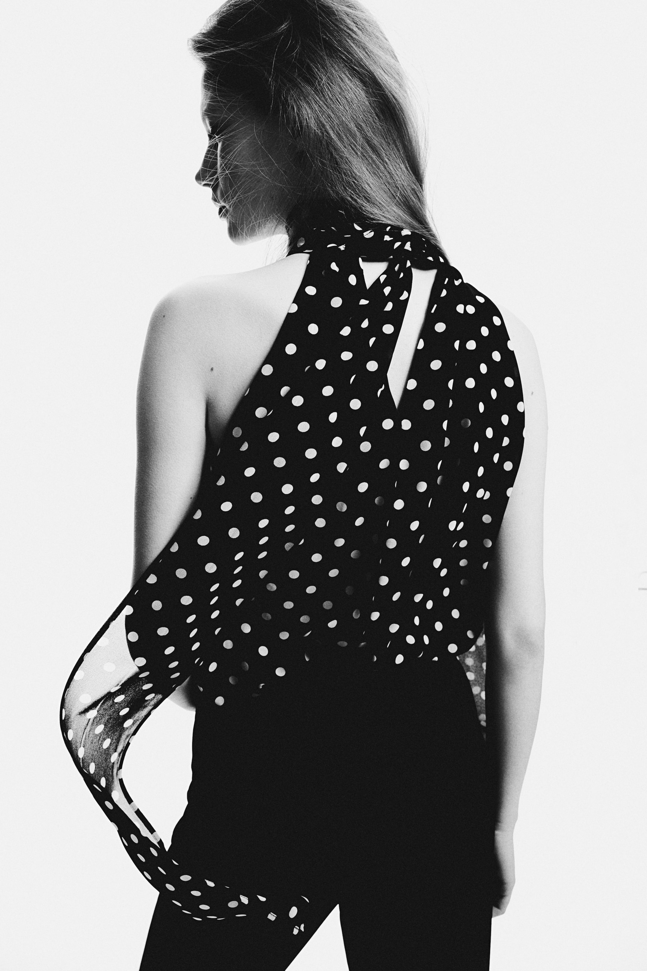 Visa större bild: Dressad byxa med utsvängda ben - Black - DAM | H&M SE 4