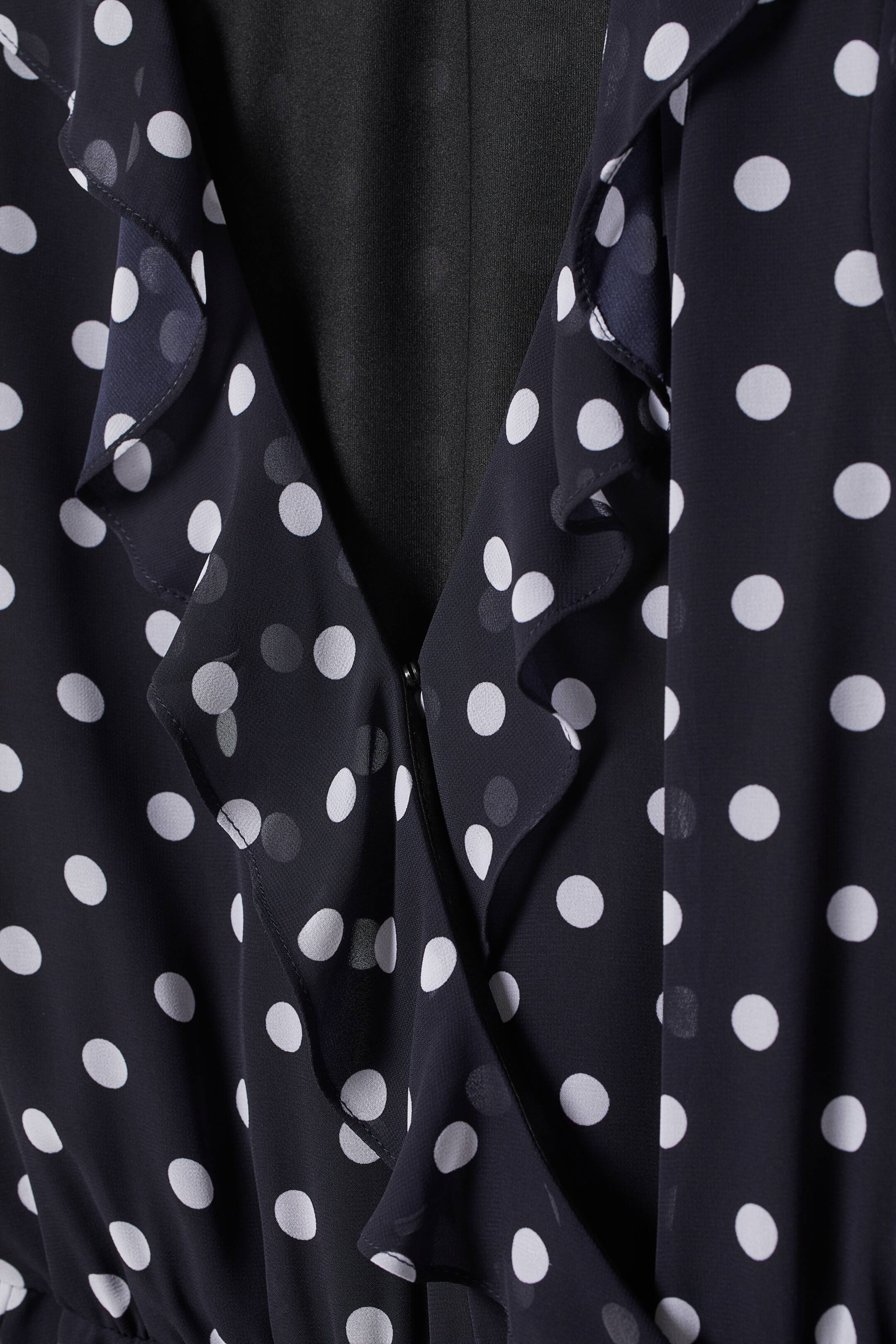 Größeres Bild ansehen: Kurzes Wickelkleid - Dunkelblau/Weiß gepunktet - Ladies | H&M DE 2