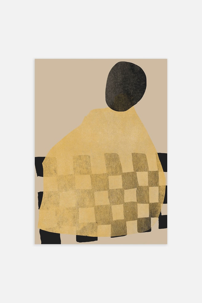 Ein Kunstdruck zeigt eine abstrakte Komposition auf beigem Hintergrund mit einer groÃen, strukturierten senfgelben Form, deren untere Hälfte ein kariertes Muster aufweist. Oberhalb der gelben Form befindet sich ein strukturiertes schwarzes Oval, während kantige schwarze Formen an den Seiten und am unteren Rand erscheinen. - 1