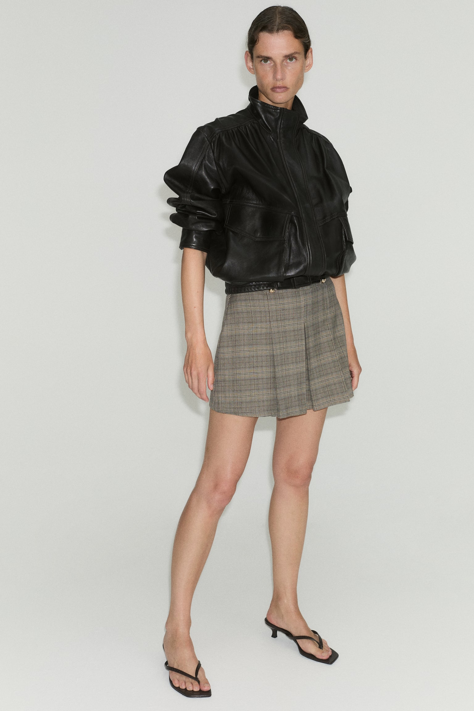 Женская юбка-шорты H&M Pleated Button-Detail Skort, цвет: Бежевый / Клетчатый — фото 4