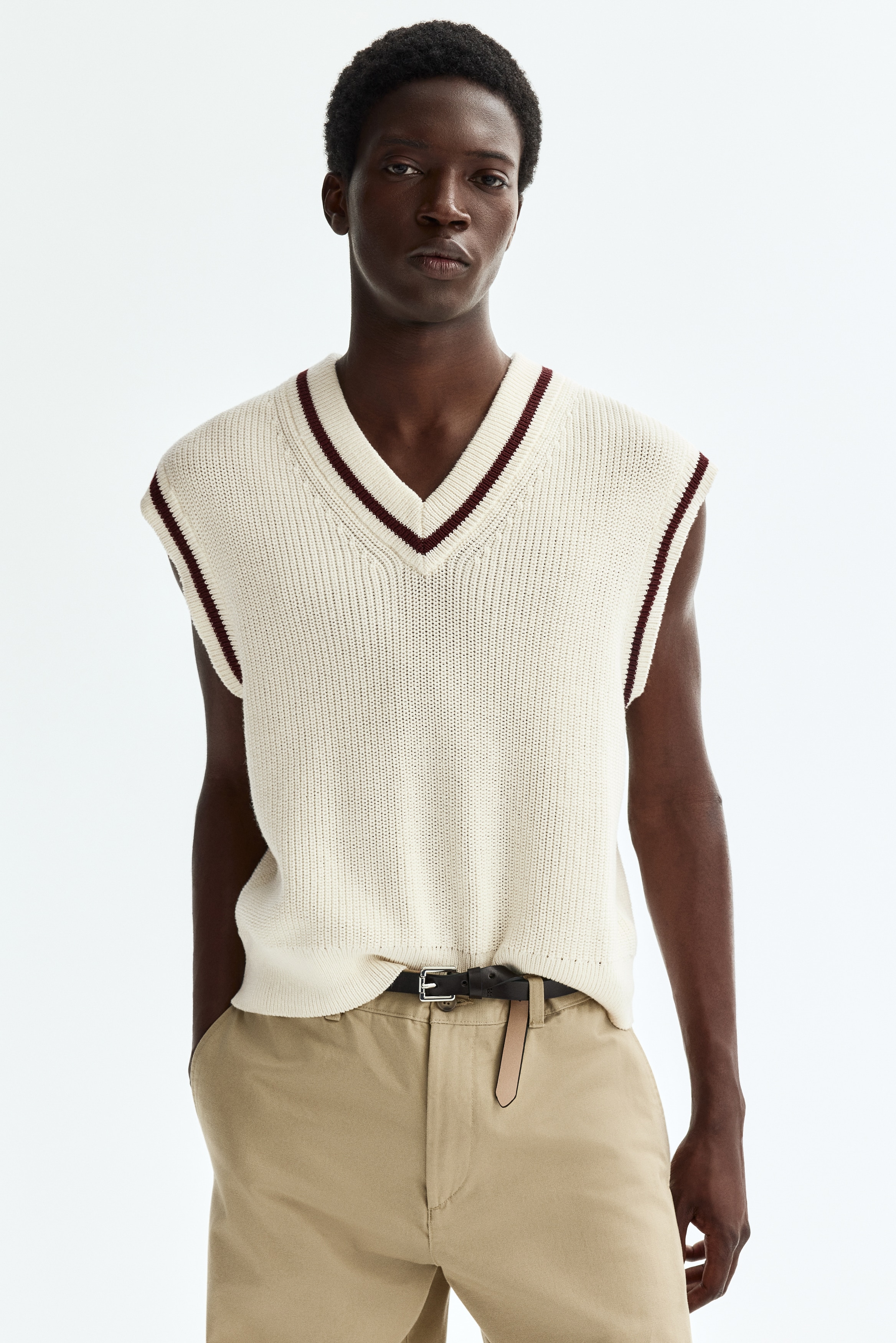 Loose-Fit Knit Sweater VestModel