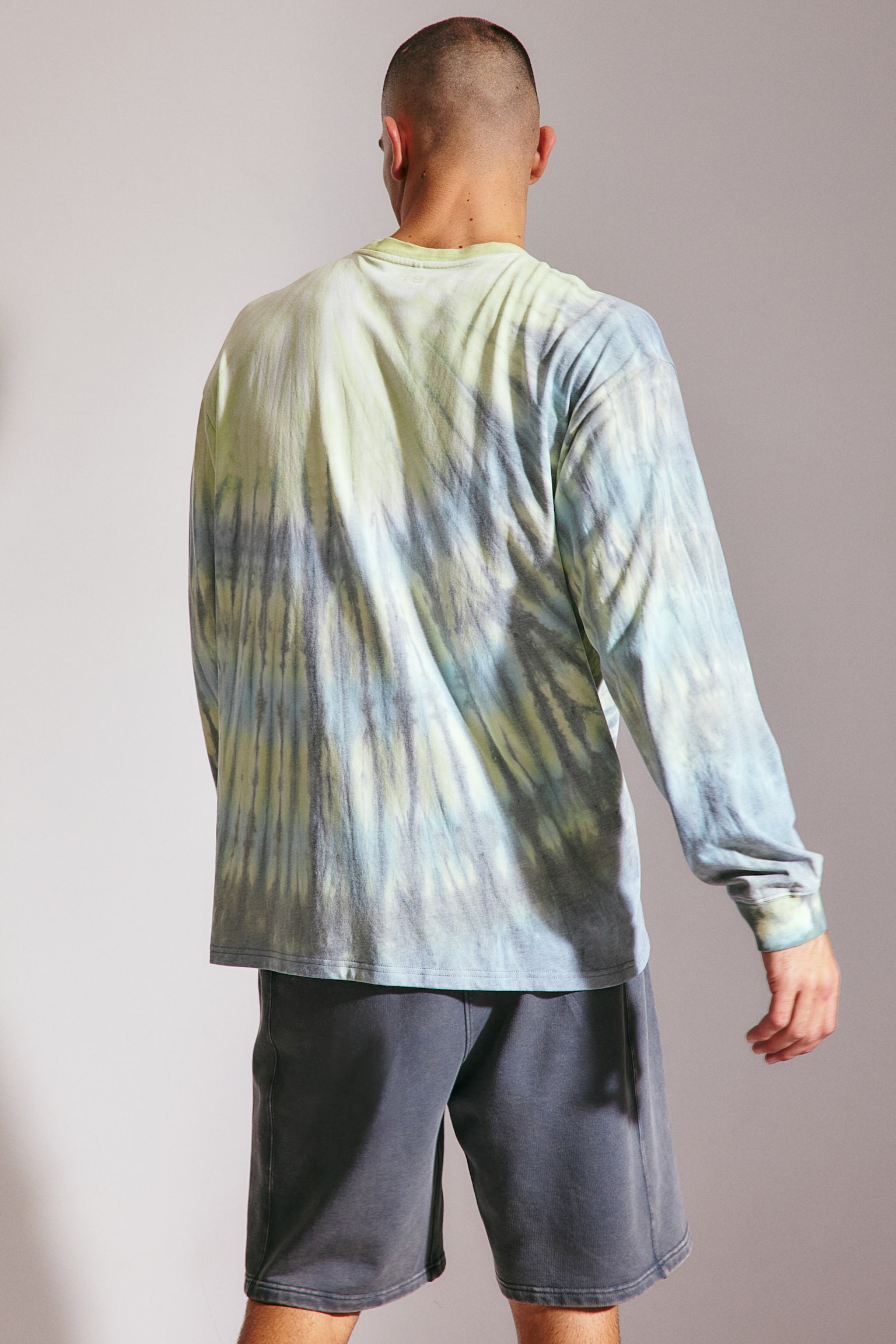 Loose Fit Long Sleeve Activewear Top In DryMove™ - Green/Tie dye/White/Move 90 - 6