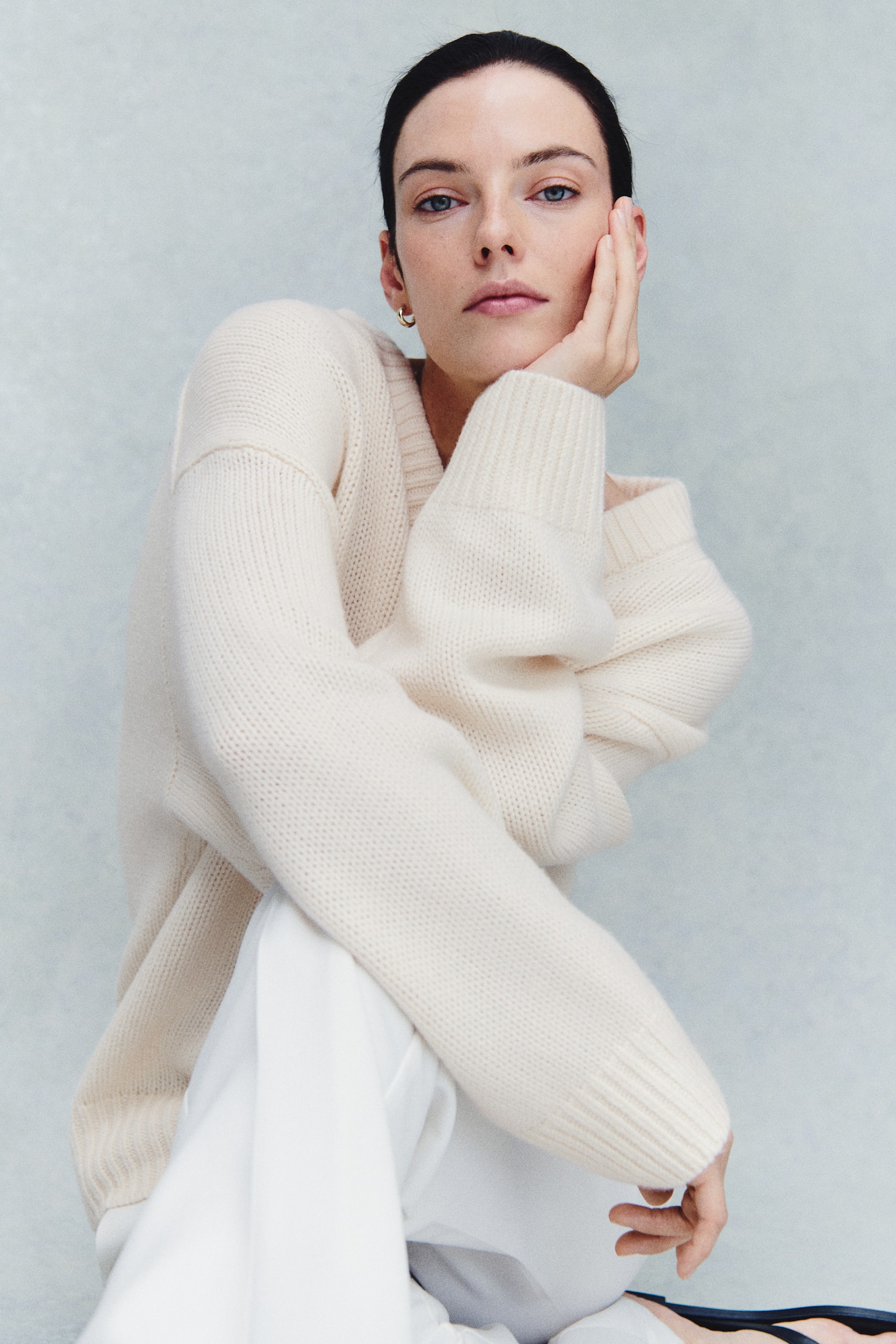 Oversized wool jumper - Cream - 1