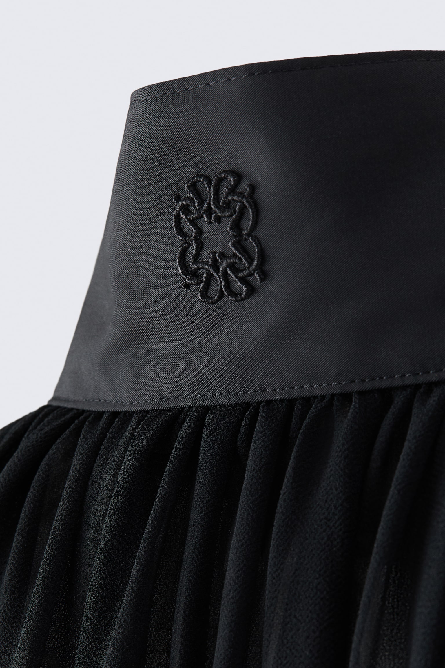 Женская накидка H&M Long Bow-Collar Cape, цвет: Чёрный — фото 2