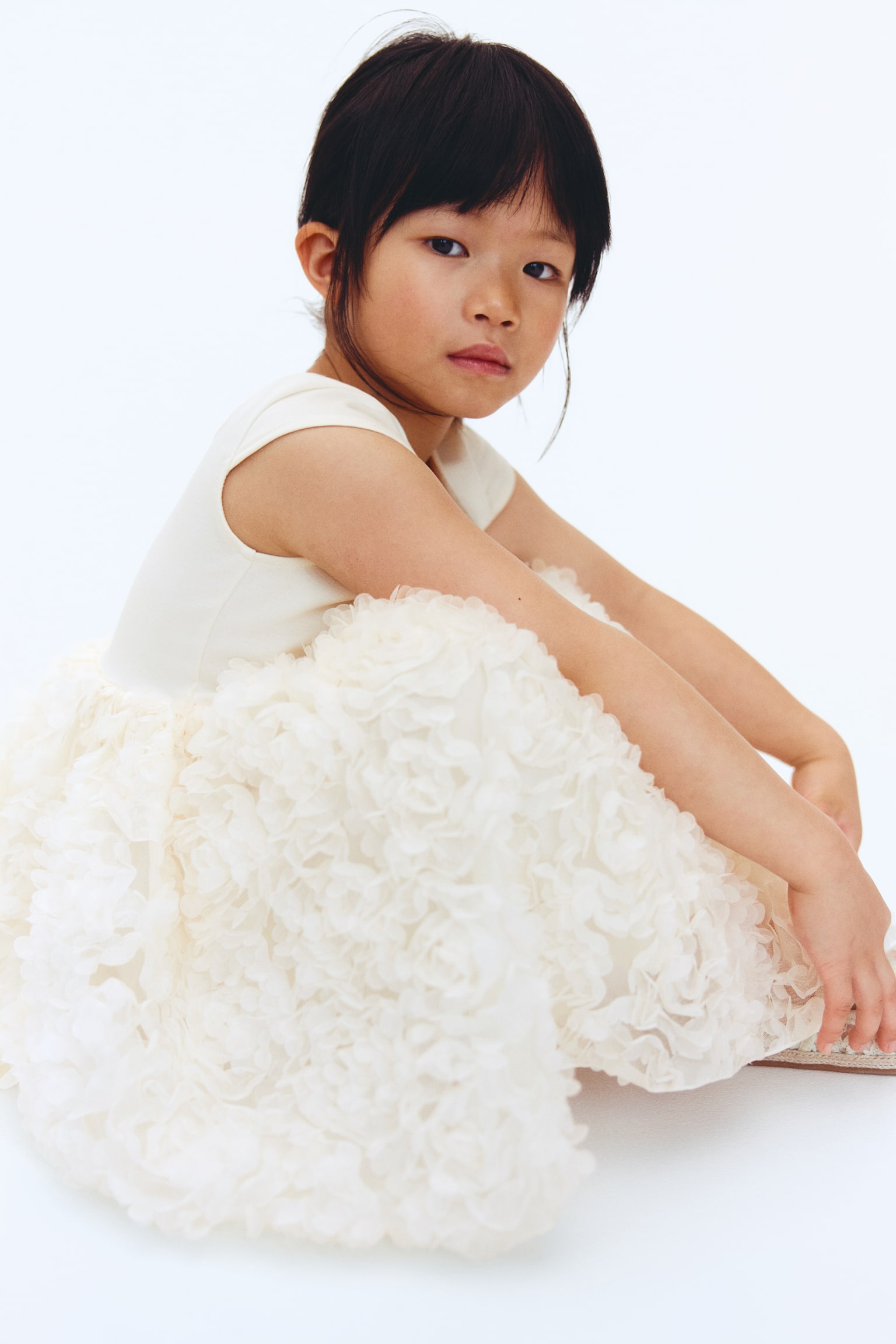 Kleid mit Blütenapplikationen - Cremefarben - 2