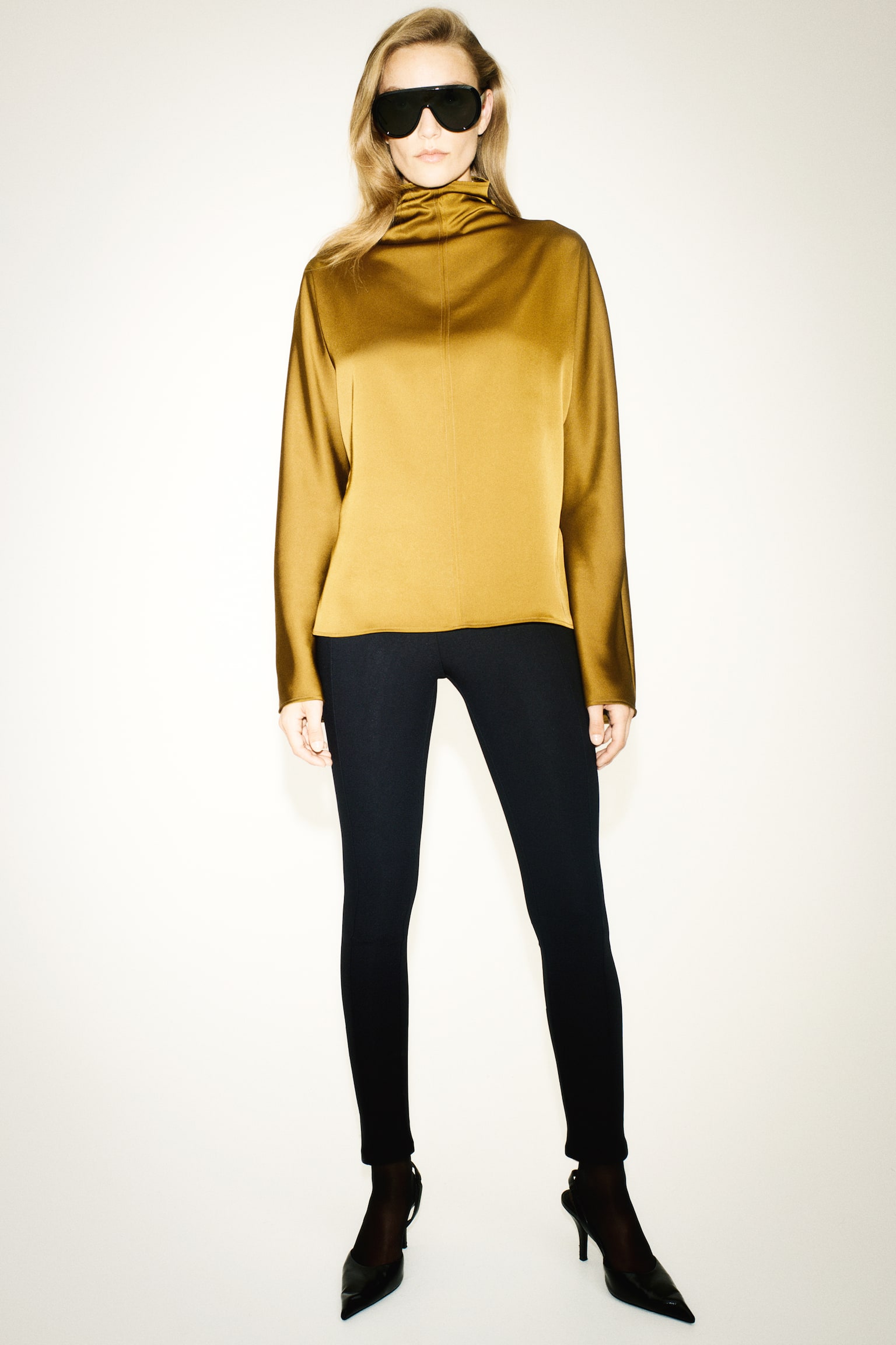 Женский топ H&M Satin Mock Turtleneck Top, цвет: Хаки зелёный — фото 4