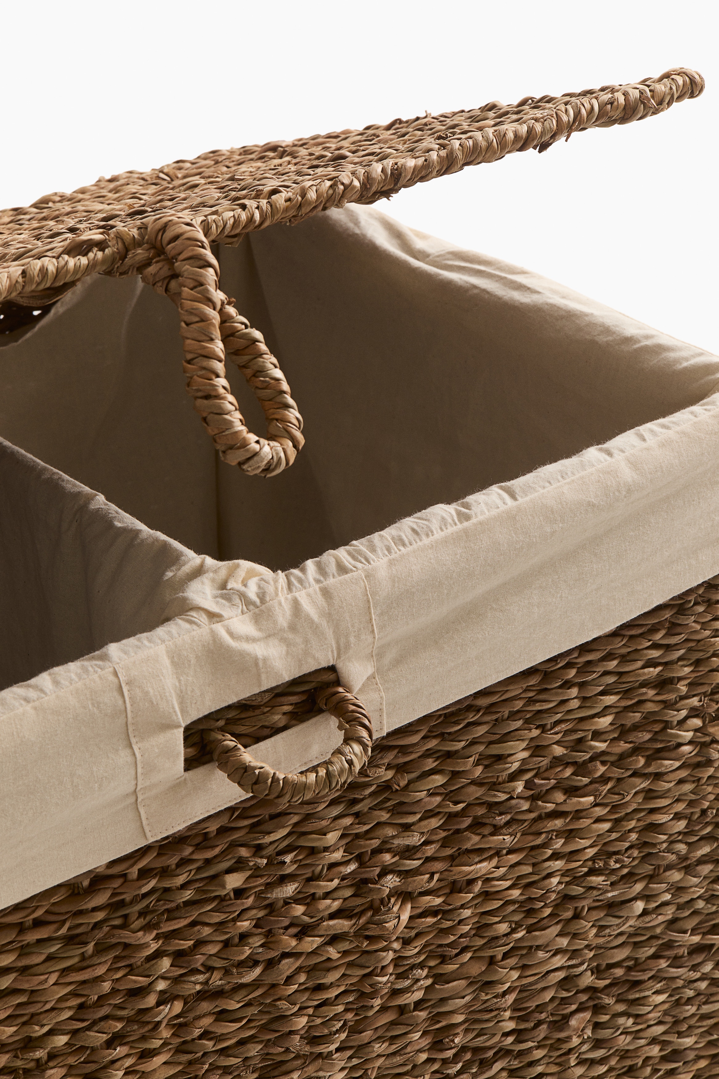 Extra-Large Seagrass Laundry Basket - Thumbnail 2