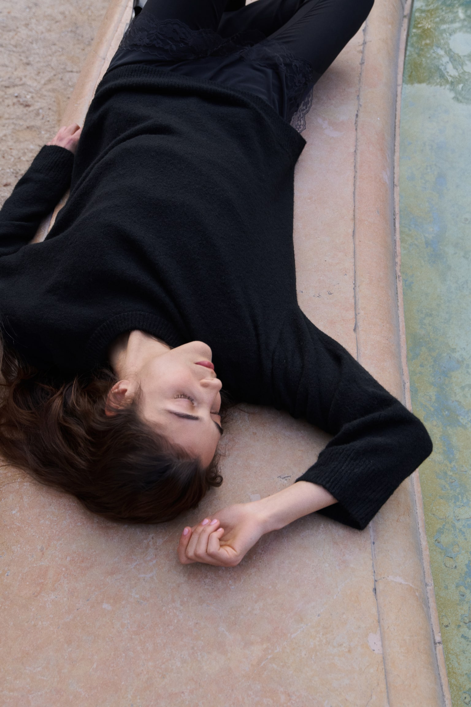 Loose-fit jumper - Black/Dark blue/Striped/Burgundy/Red striped/Light pink - 1