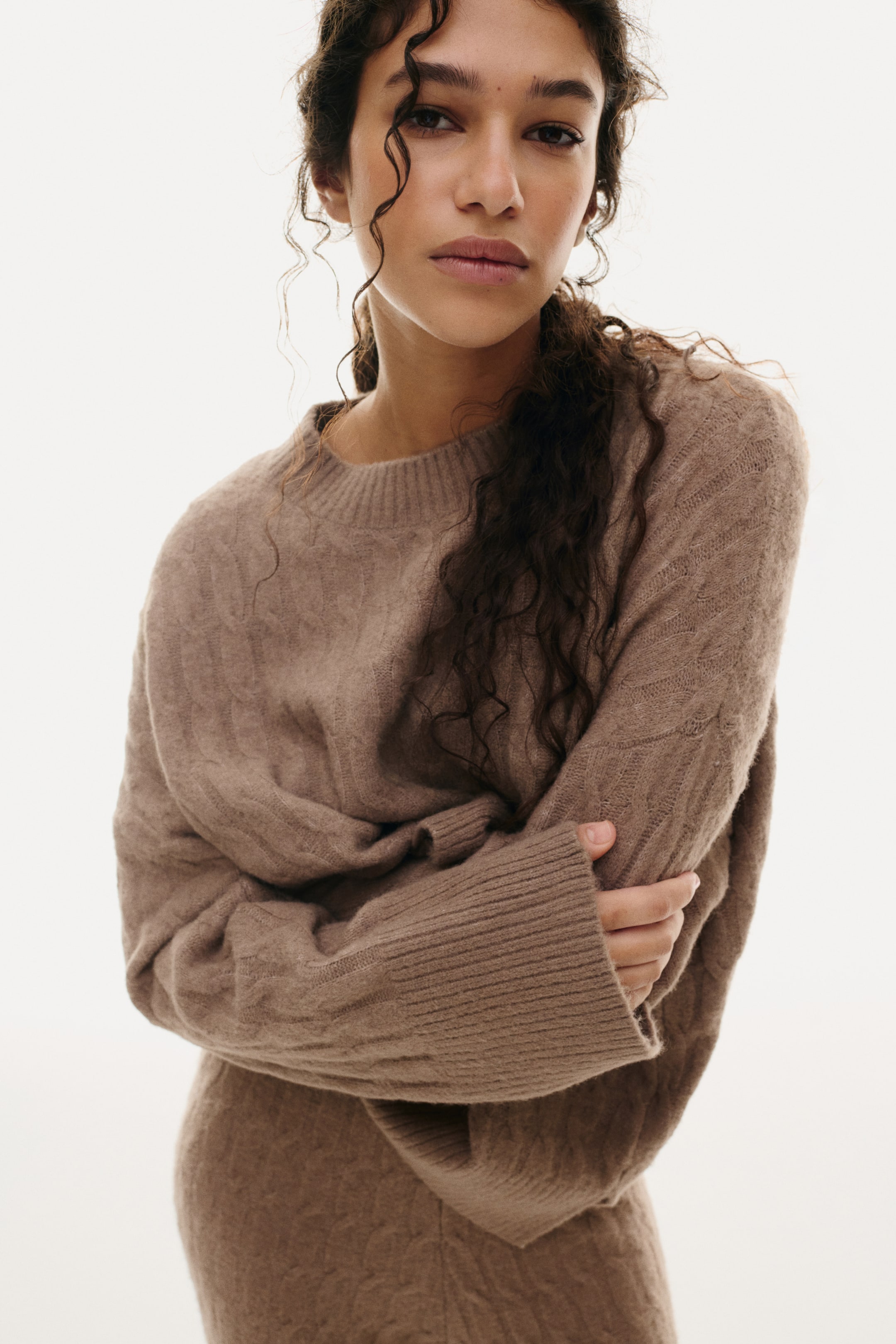 Agrandir l'image: Pull en maille torsadée - Beige foncé - FEMME | H&M FR 1