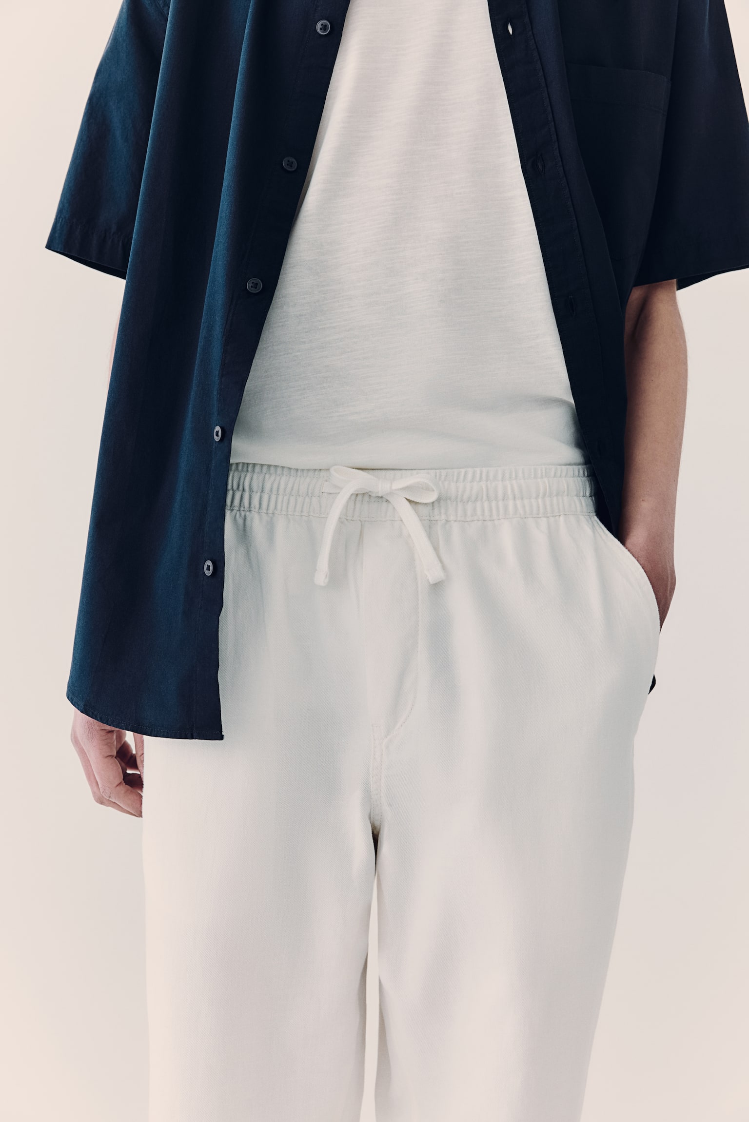 Relaxed Fit Linen-blend trousers - White/Navy blue - 4