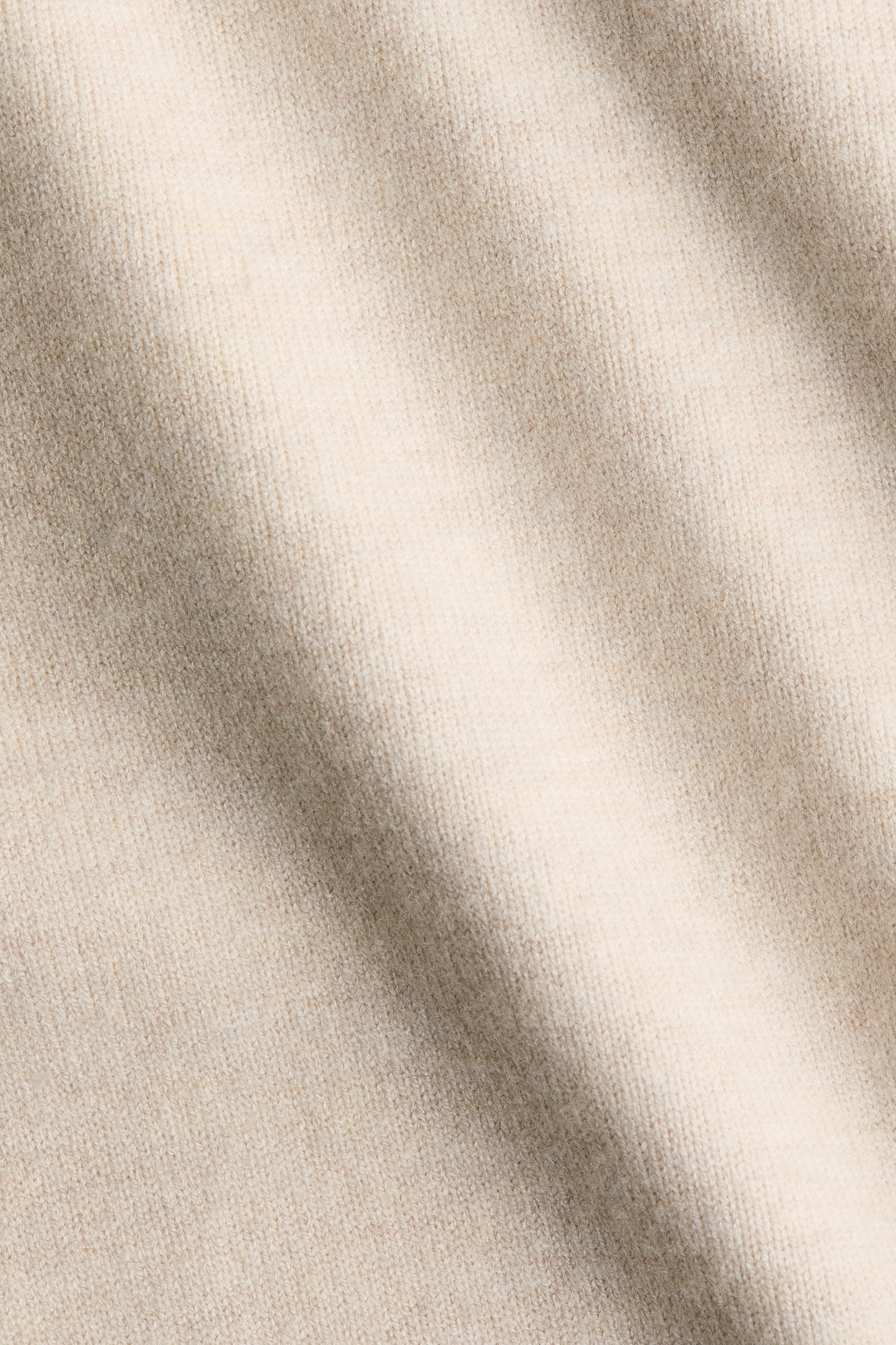 Puff-sleeved jumper