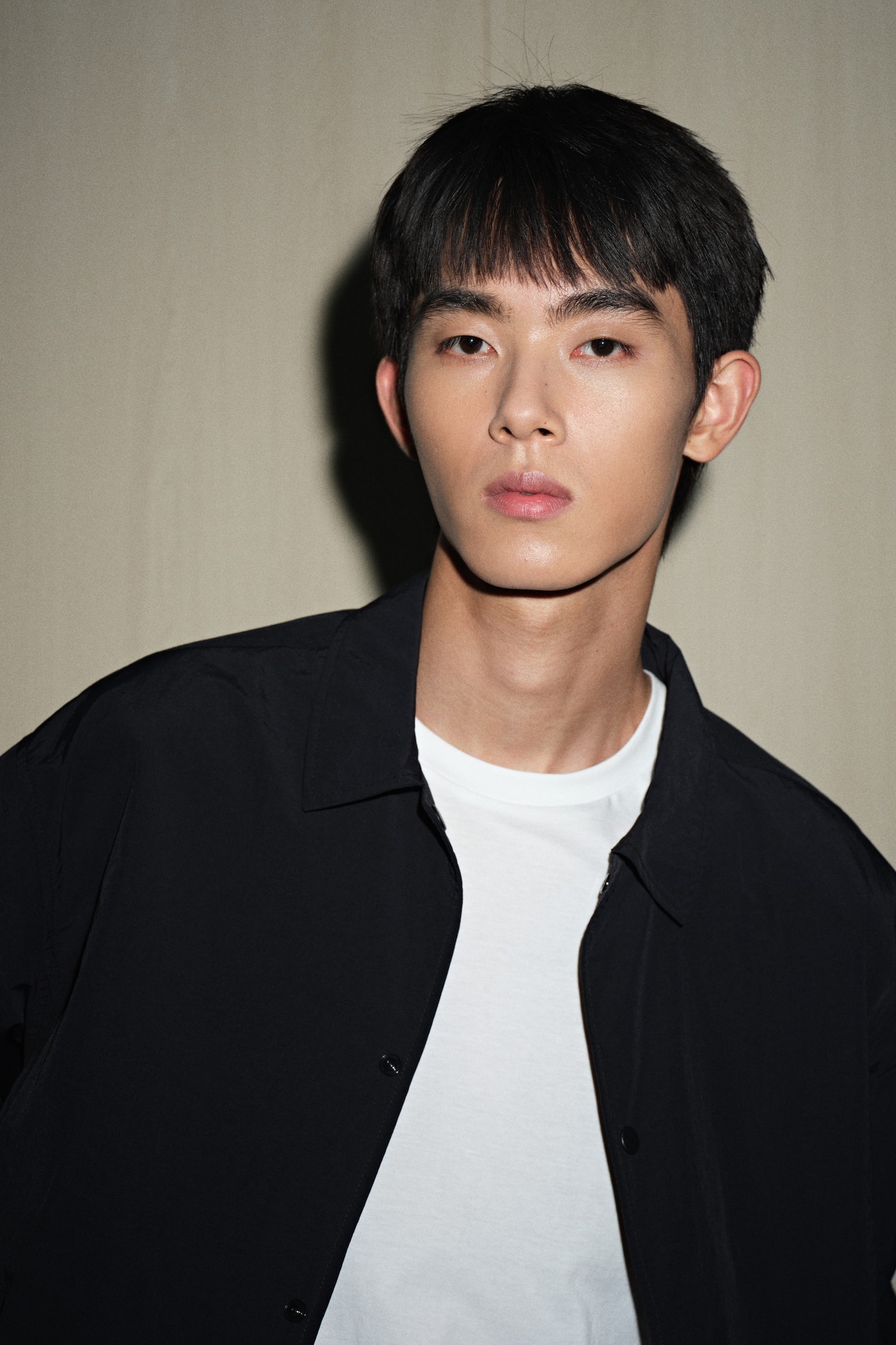 Áo khoác Loose Fit - Màu đen/Màu xanh kaki nhạt - 7