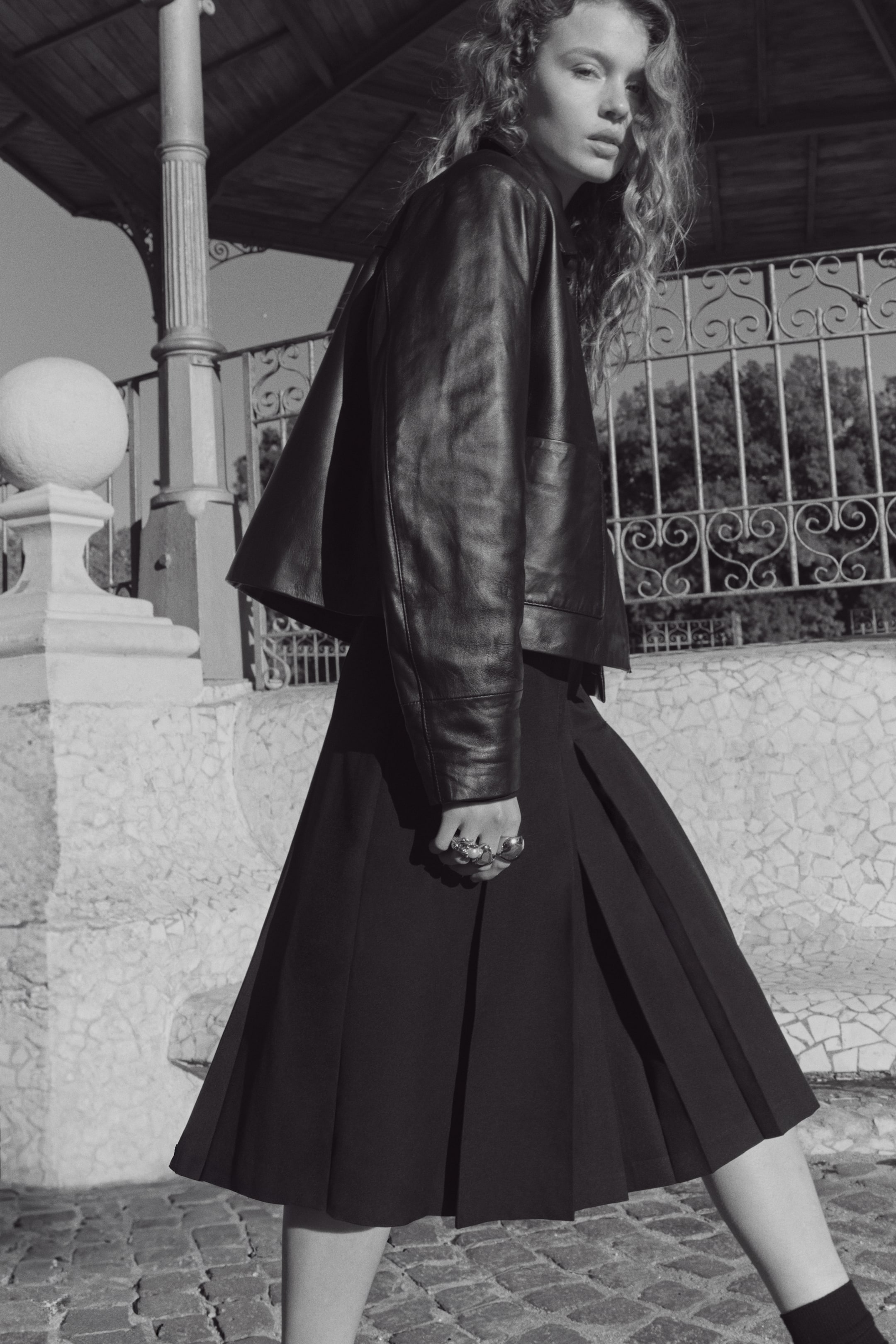 View larger image: Pleated skirt - Navy blue - Ladies | H&M IN 1