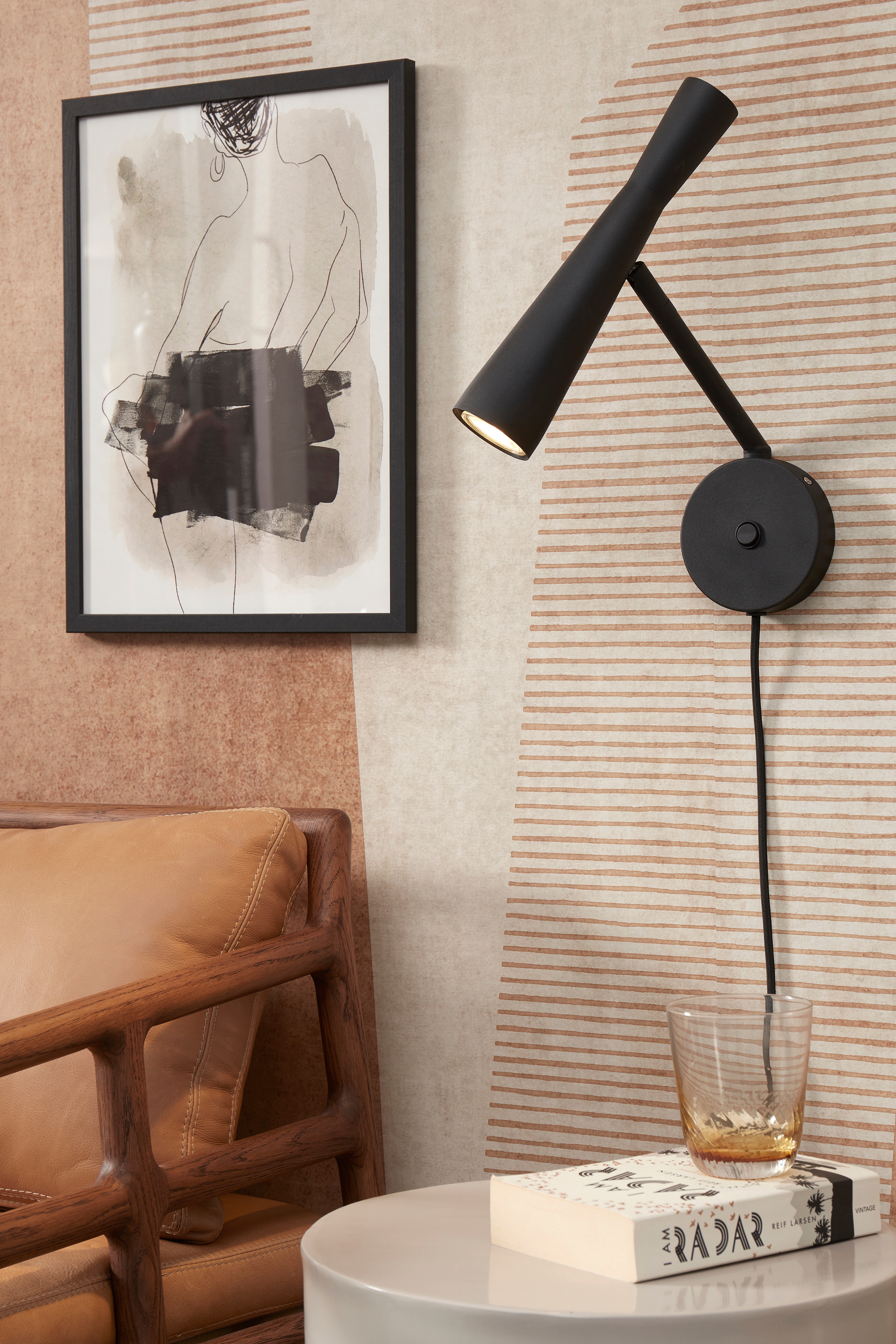 Bordeaux Wall Lamp - Black/White