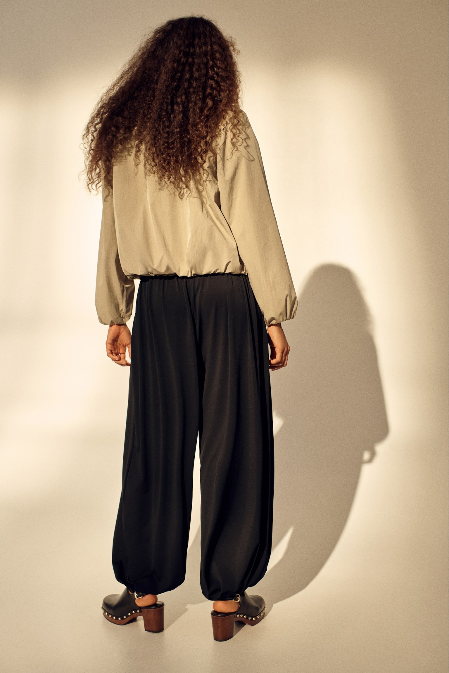 Jersey balloon trousers - שחור/סגול שזיף - 4