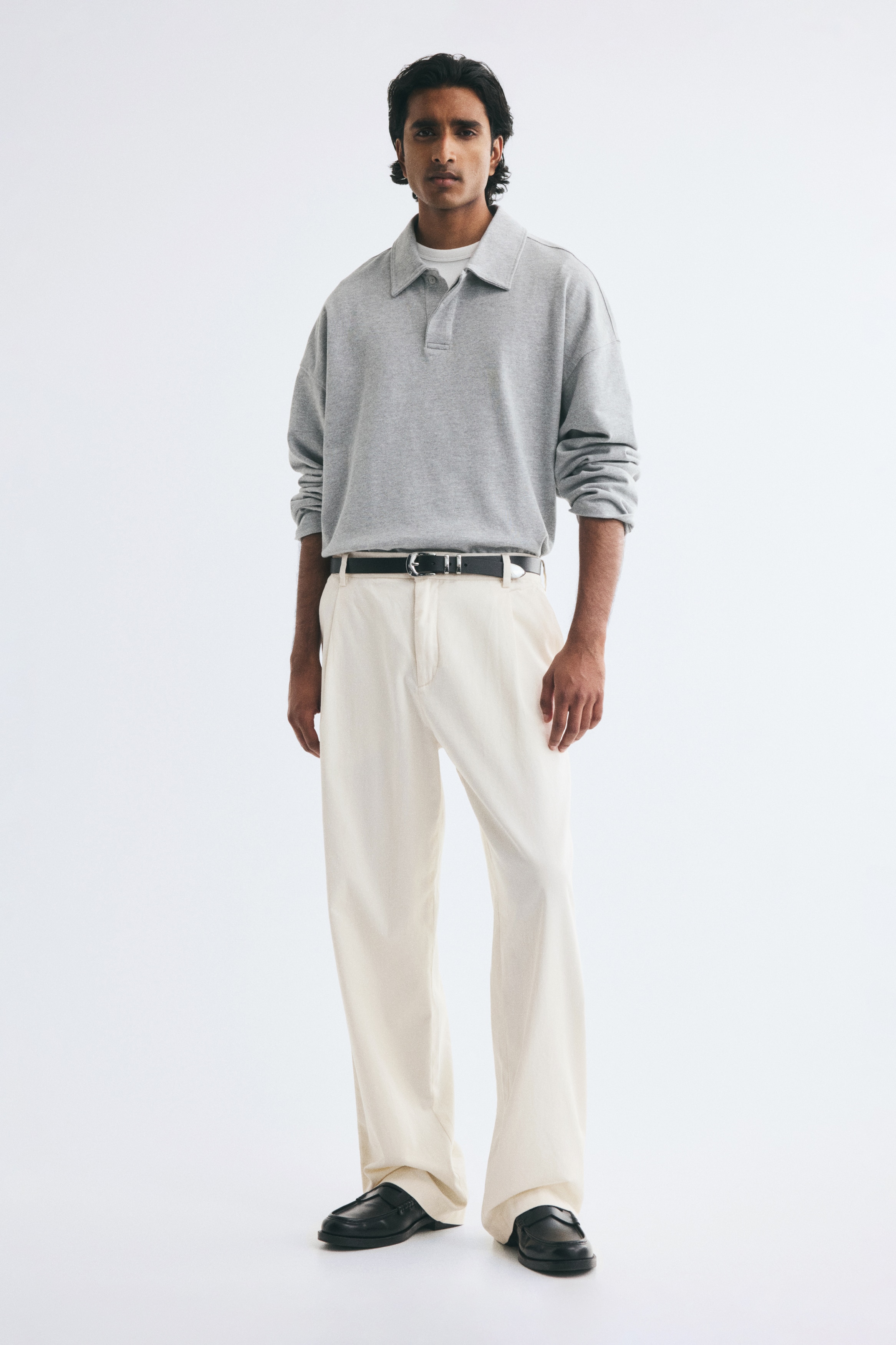 Relaxed Fit Pleated trousers - Light beige/Dark brown