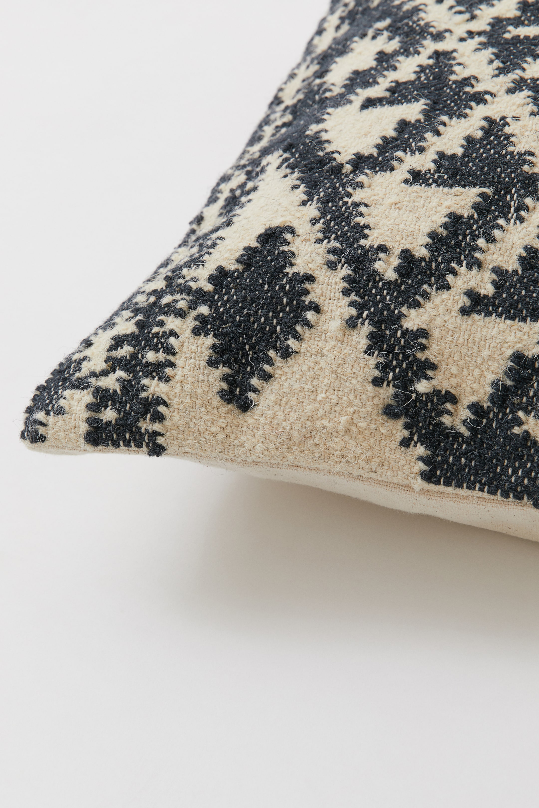 Woolblend cushion cover Dark grey/Patterned Home All H&M GB