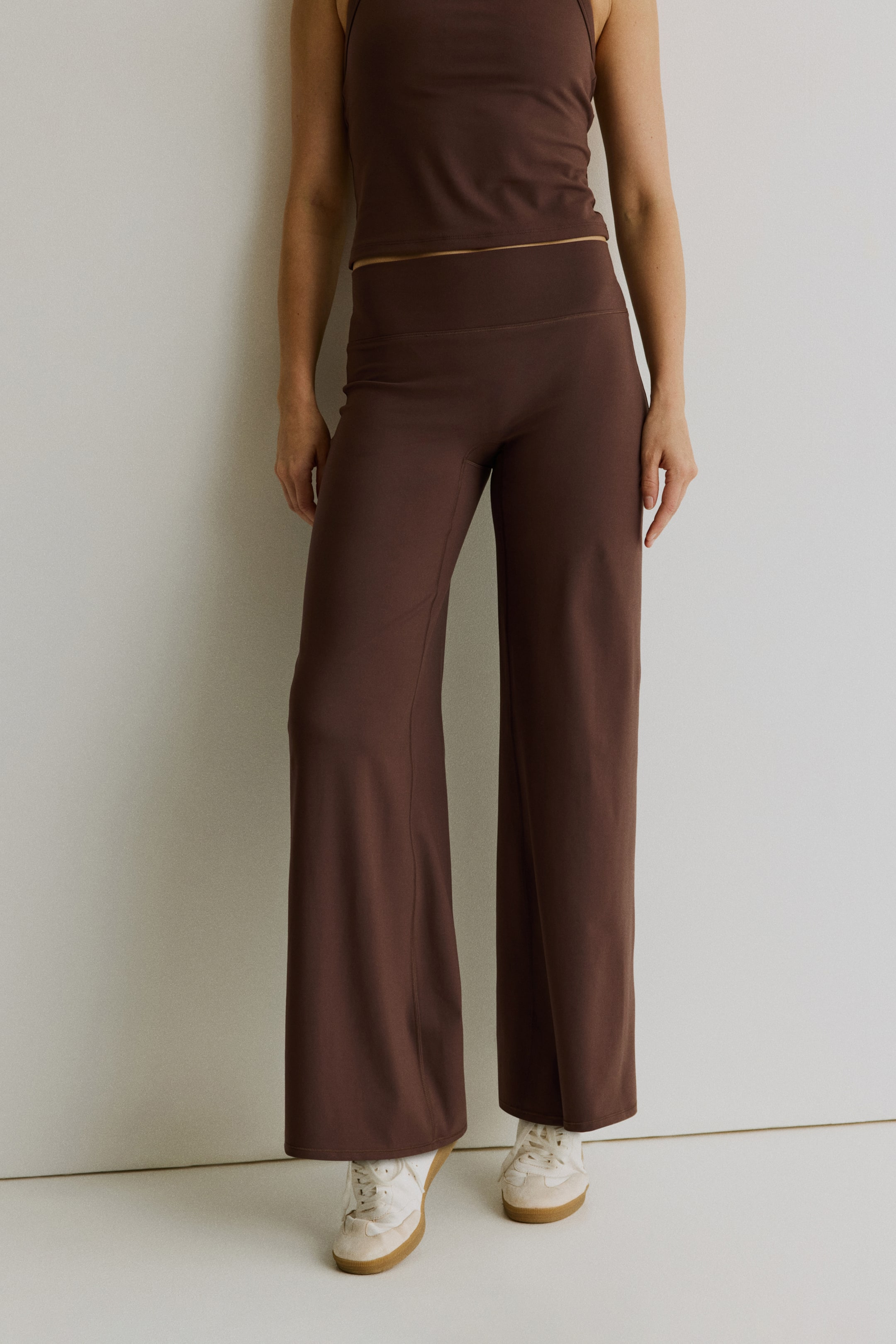 Wide-Leg Sports Pants with SoftMove™