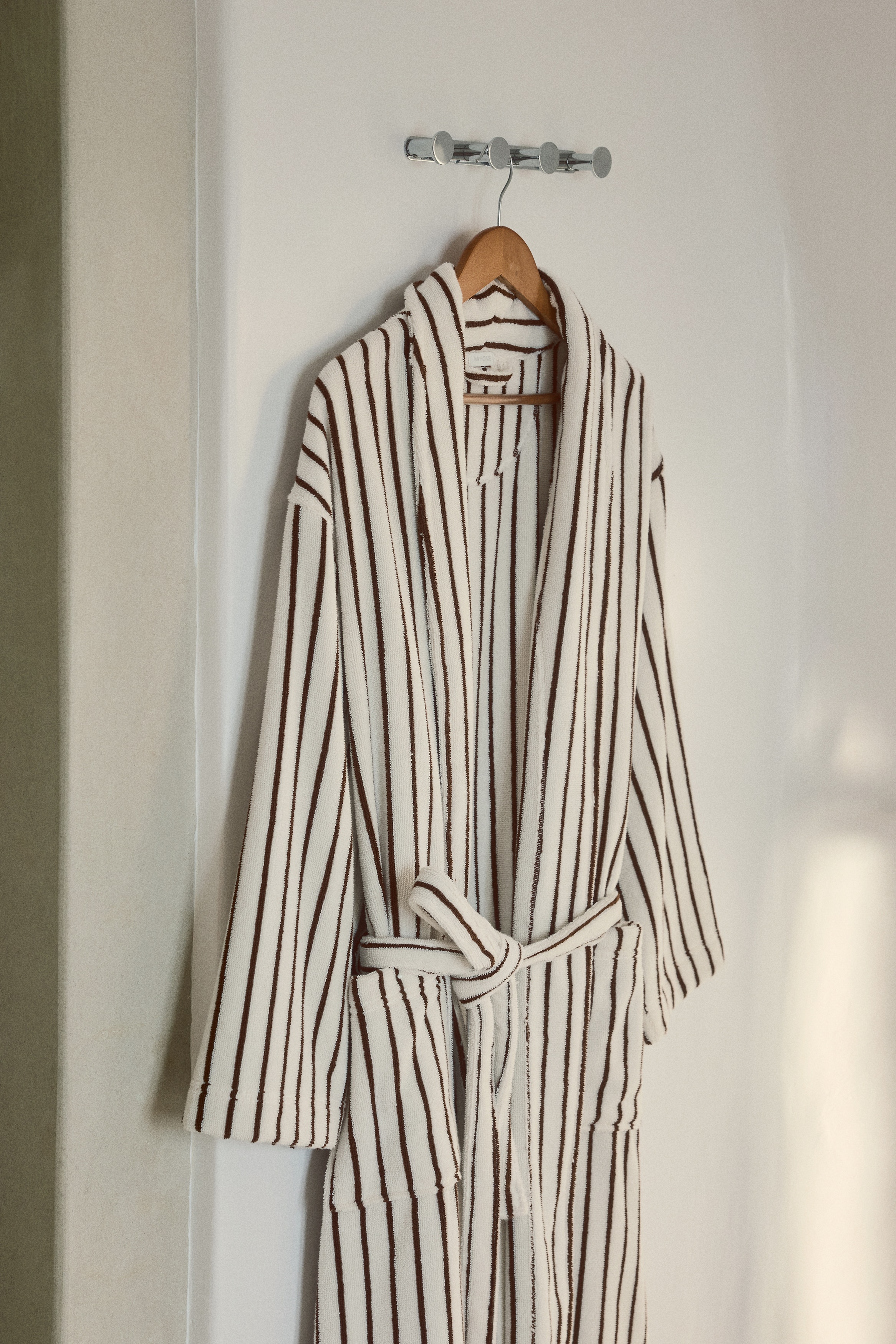 Cotton terry dressing gown-White/Brown striped