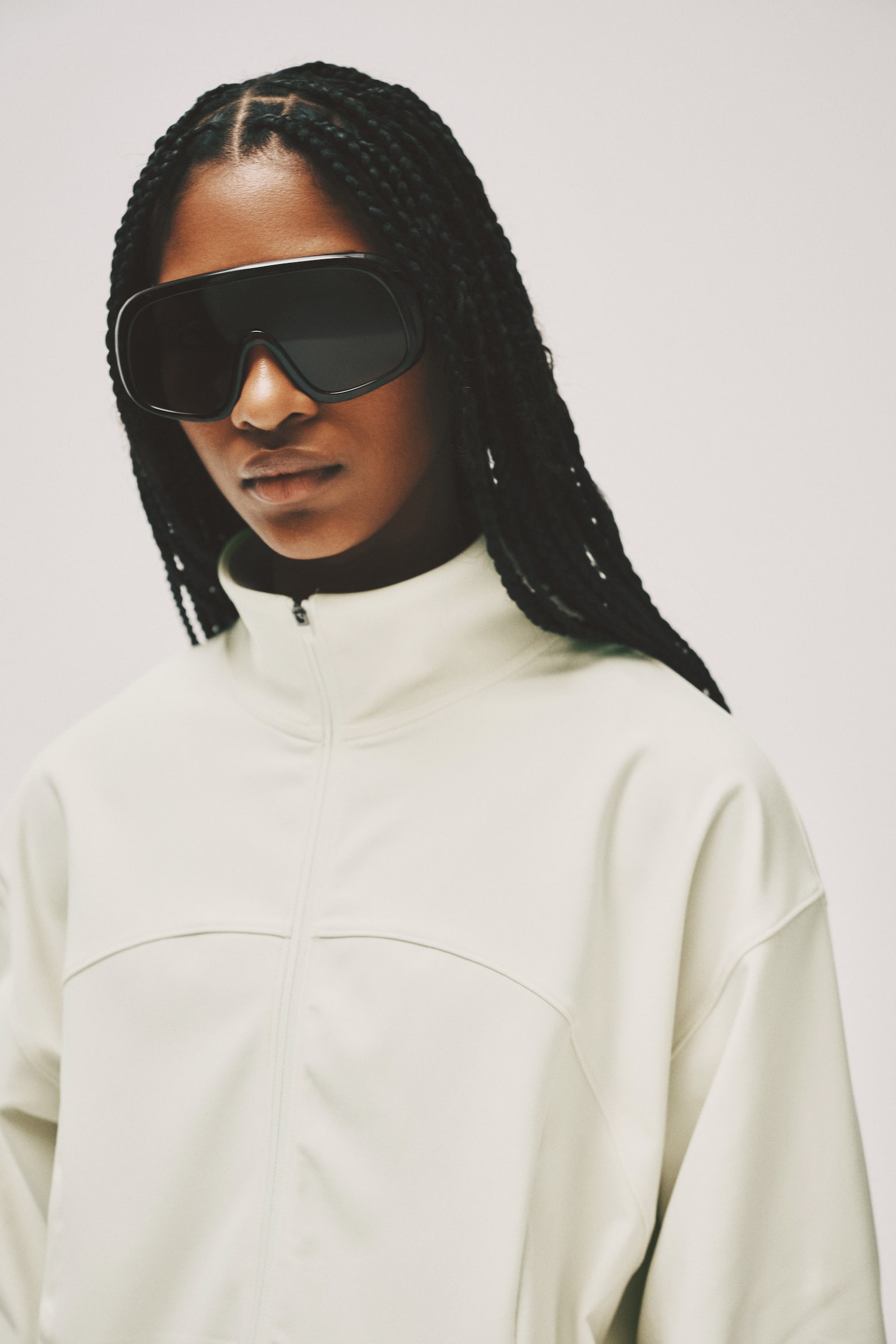 Женская куртка H&M Move Sports Track Jacket with SoftMove™, цвет: Слоновая кость — фото 4