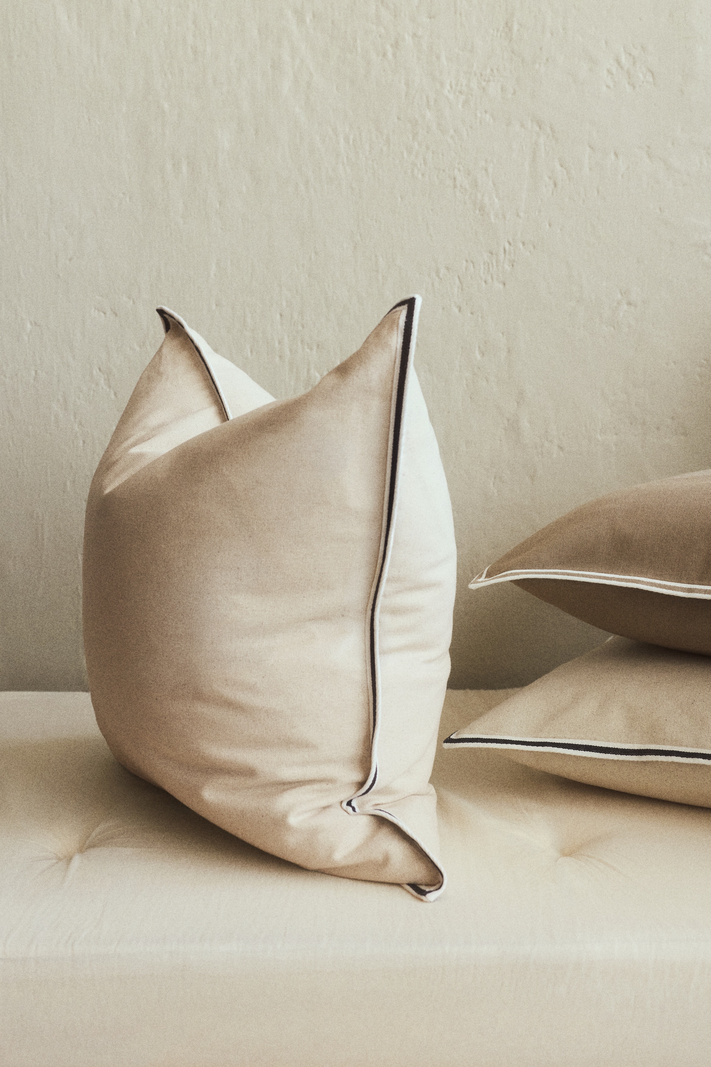 Bawełniana poszewka na poduszkę - Jasnobeżowy/Jaskrawoczerwony/Jaskrawoniebieski/Beżowy