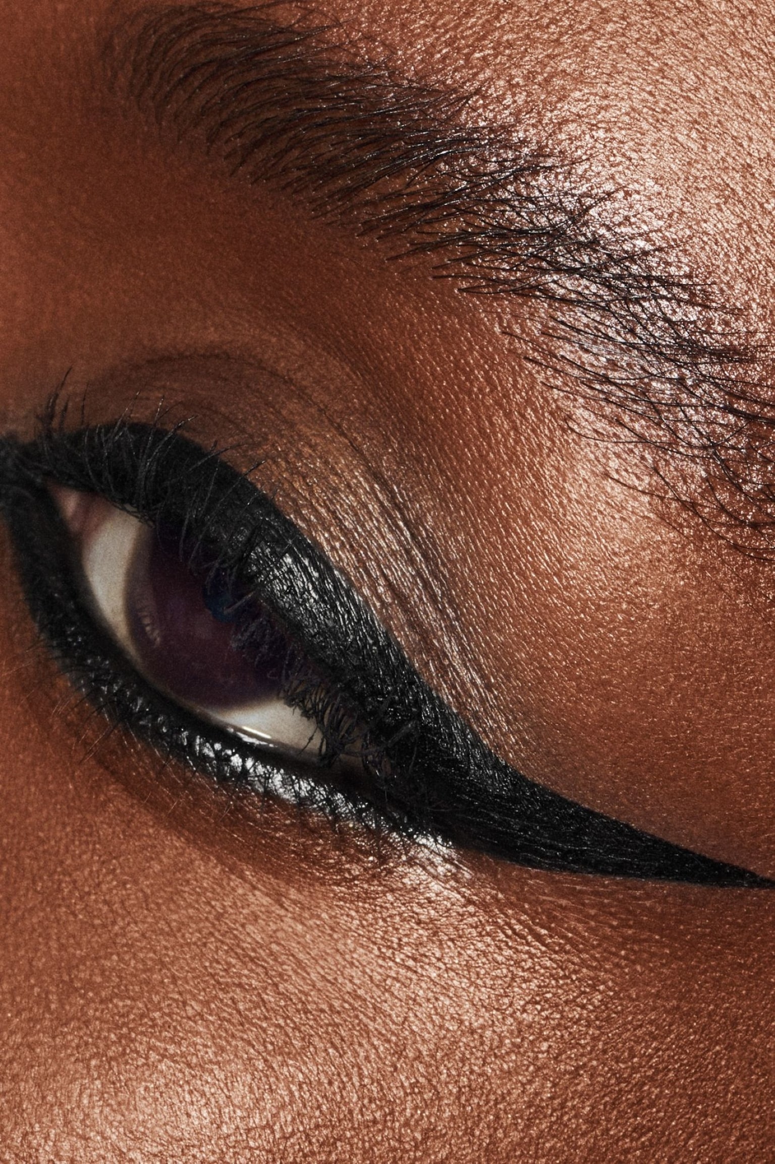 Brushstroke 24 Hour Liner - Brushblack - 3