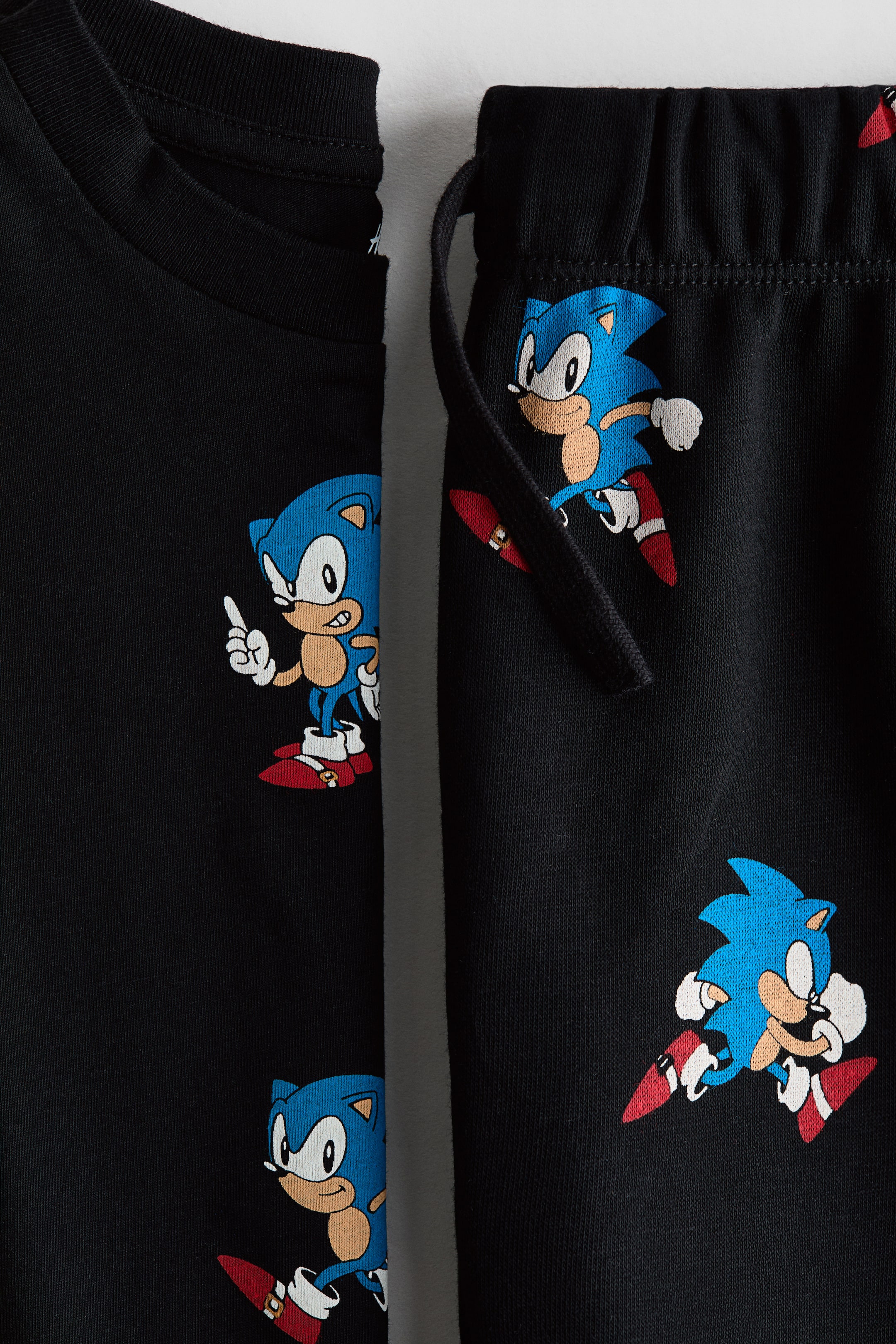 View larger image: 2-piece printed jersey set - Black/Sonic the Hedgehog - Kids | H&M IN 2