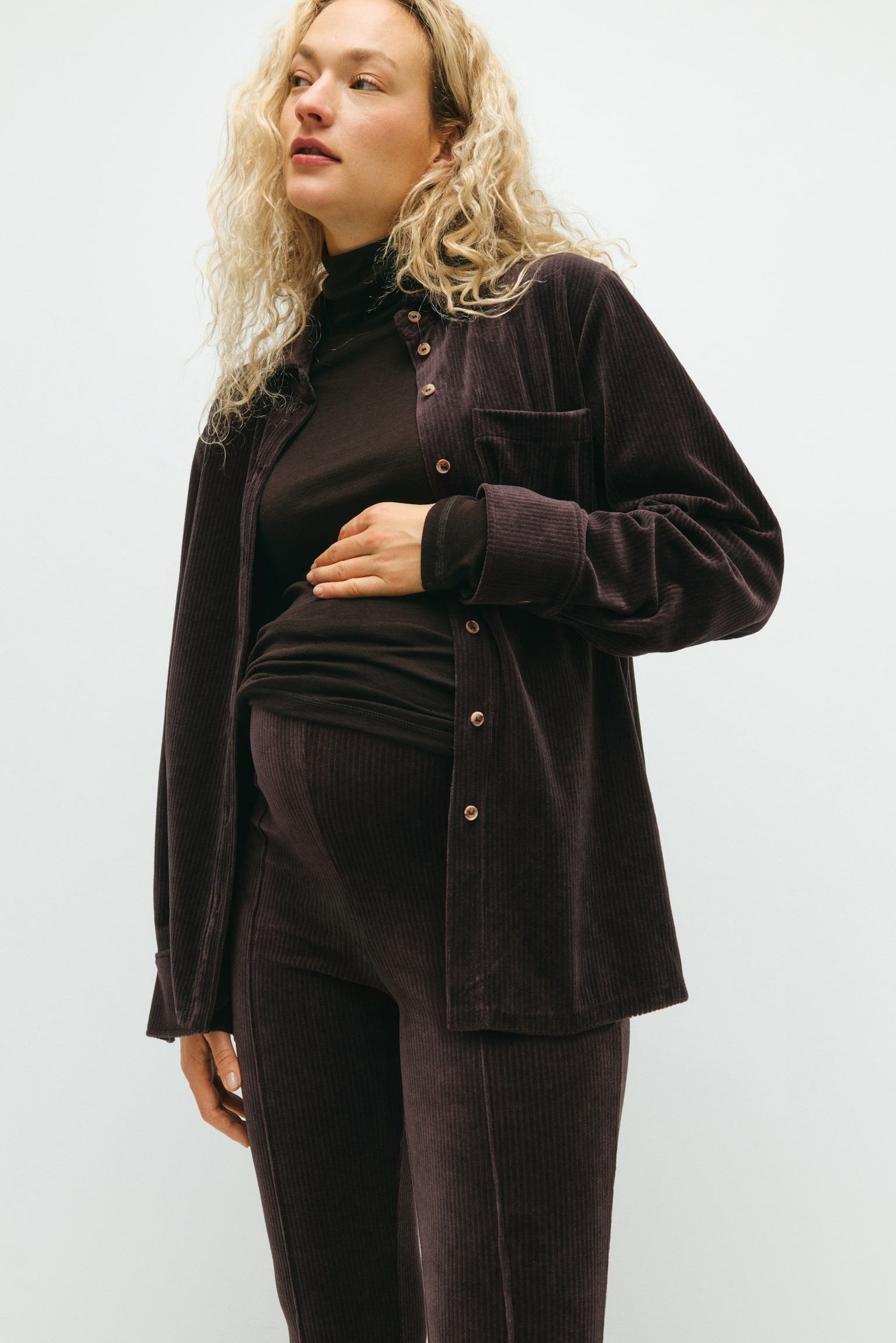 MAMA Pantalón acampanado en velour - Café oscuro/Azul marino - 3