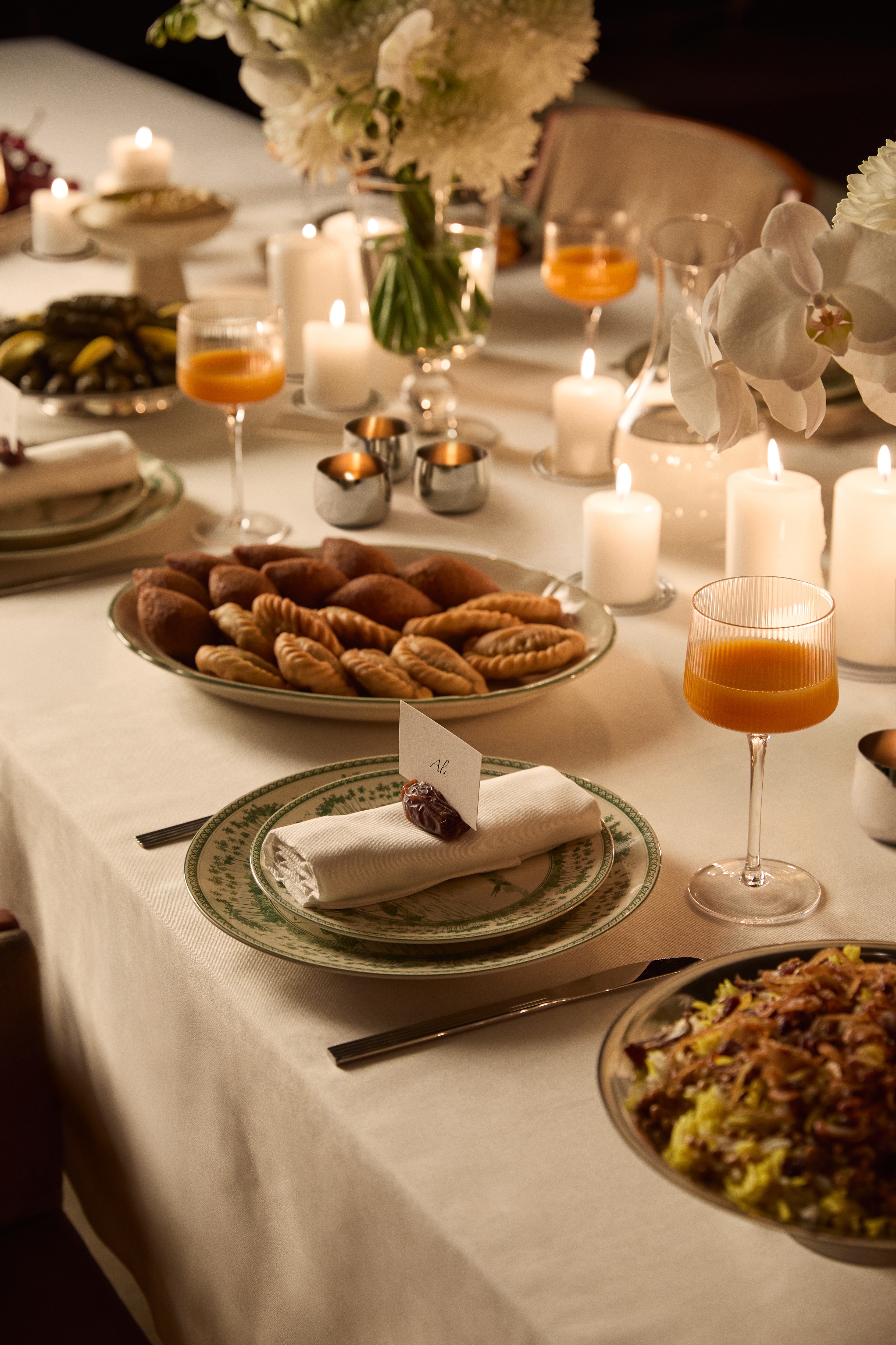 Motif-detail porcelain starter plate - Green/Beach