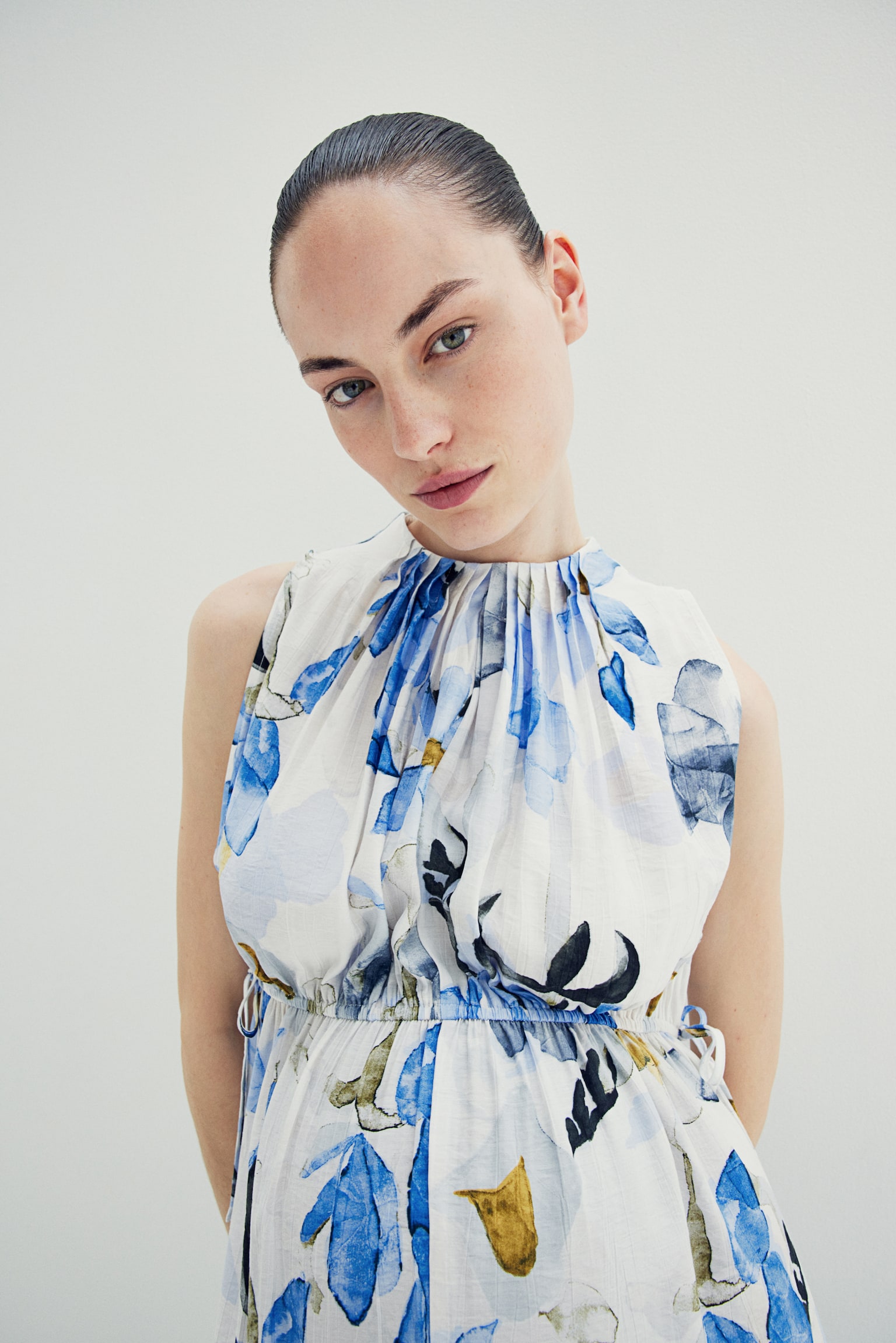 MAMA Pleat Detail Dress - White/Blue floral/Navy blue - 1