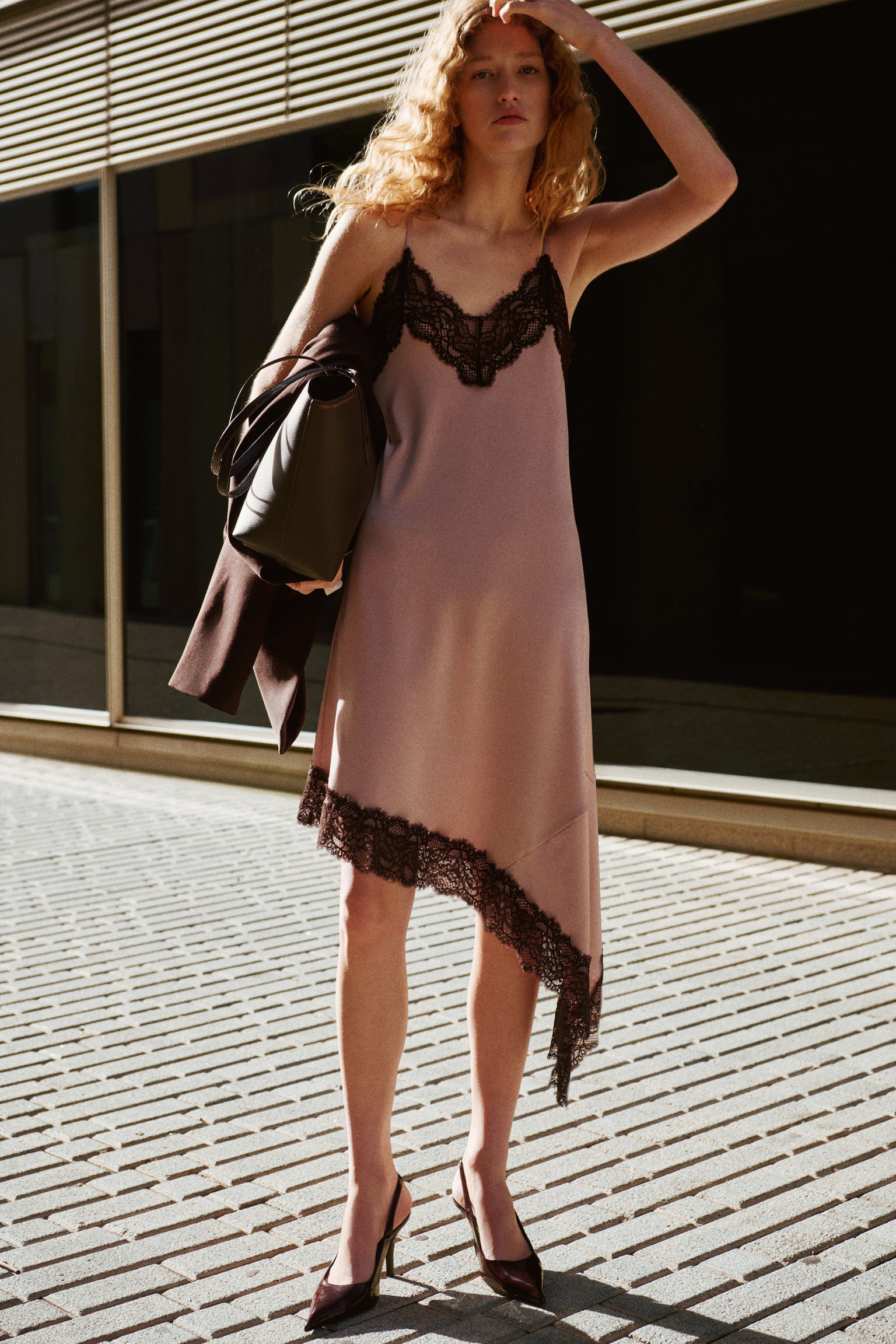 Lace-trimmed strappy dress - Light pink/Dark brown/Black/Black/Dark brown/Pale powder pink - 4