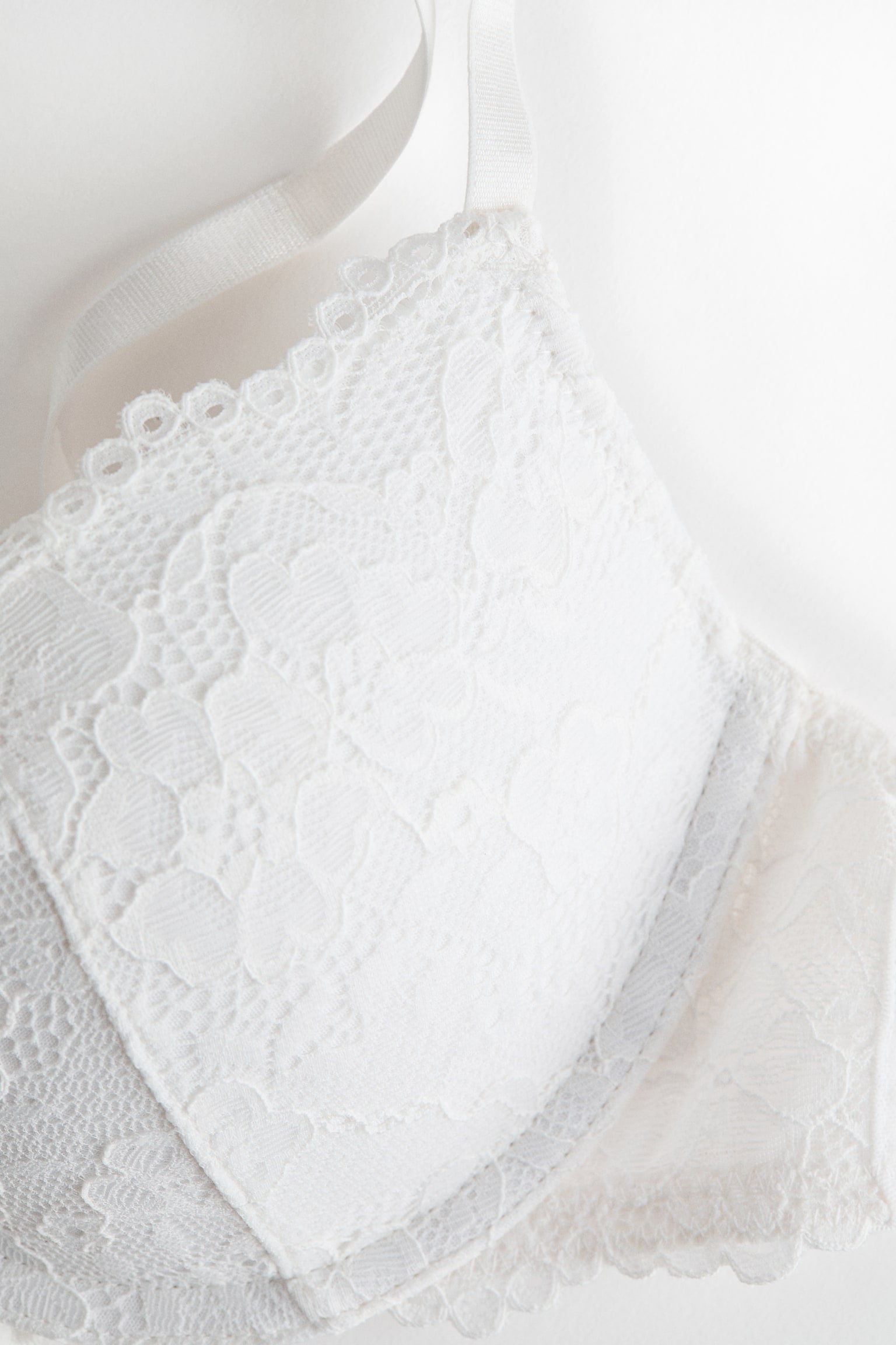 חזיית תחרה Super push-up - לבן/שחור/בז' בהיר/ורוד פודרה - 5