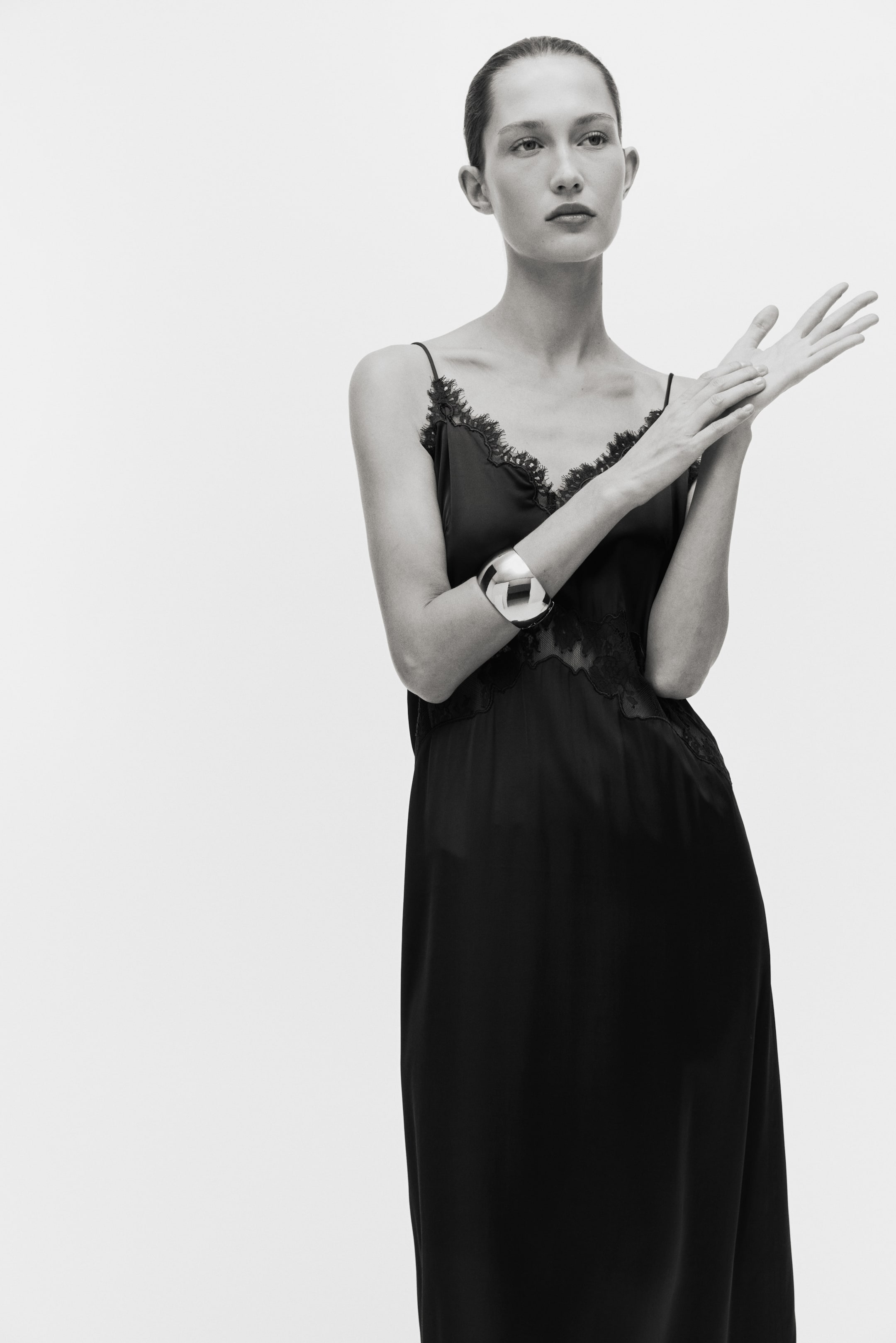 Vezi imaginea mai mare: Rochie cu bretele și bordură de dantelă - Maro-închis - FEMEI | H&M RO 1