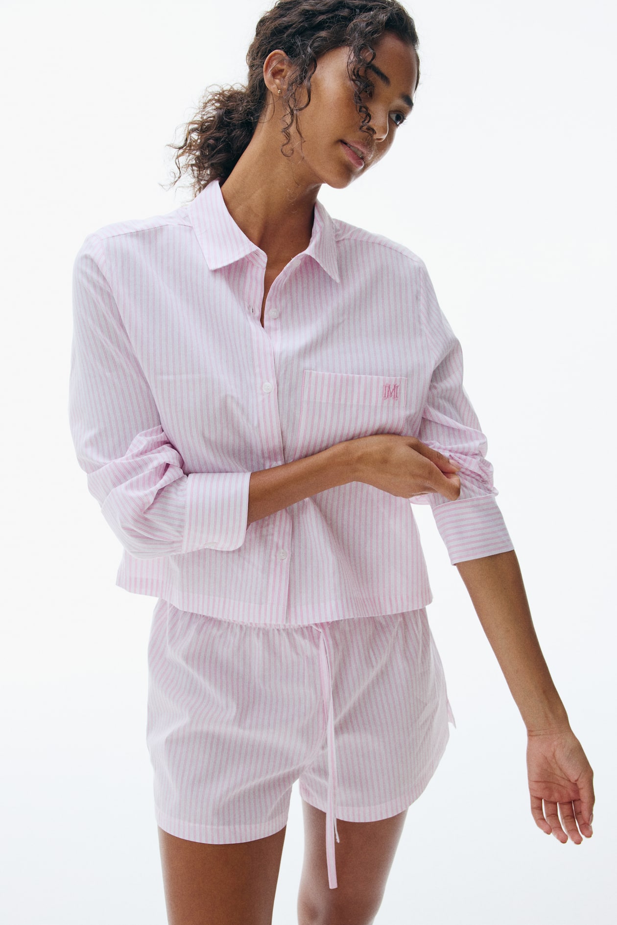 Roze bloemen dames pyjama Pastunette | | Online de mooiste pyjama's, nachthemden, ondermode en meer Roze bloemen dames pyjama Pastunette | | Online de mooiste pyjama's, nachthemden, ondermode en meer