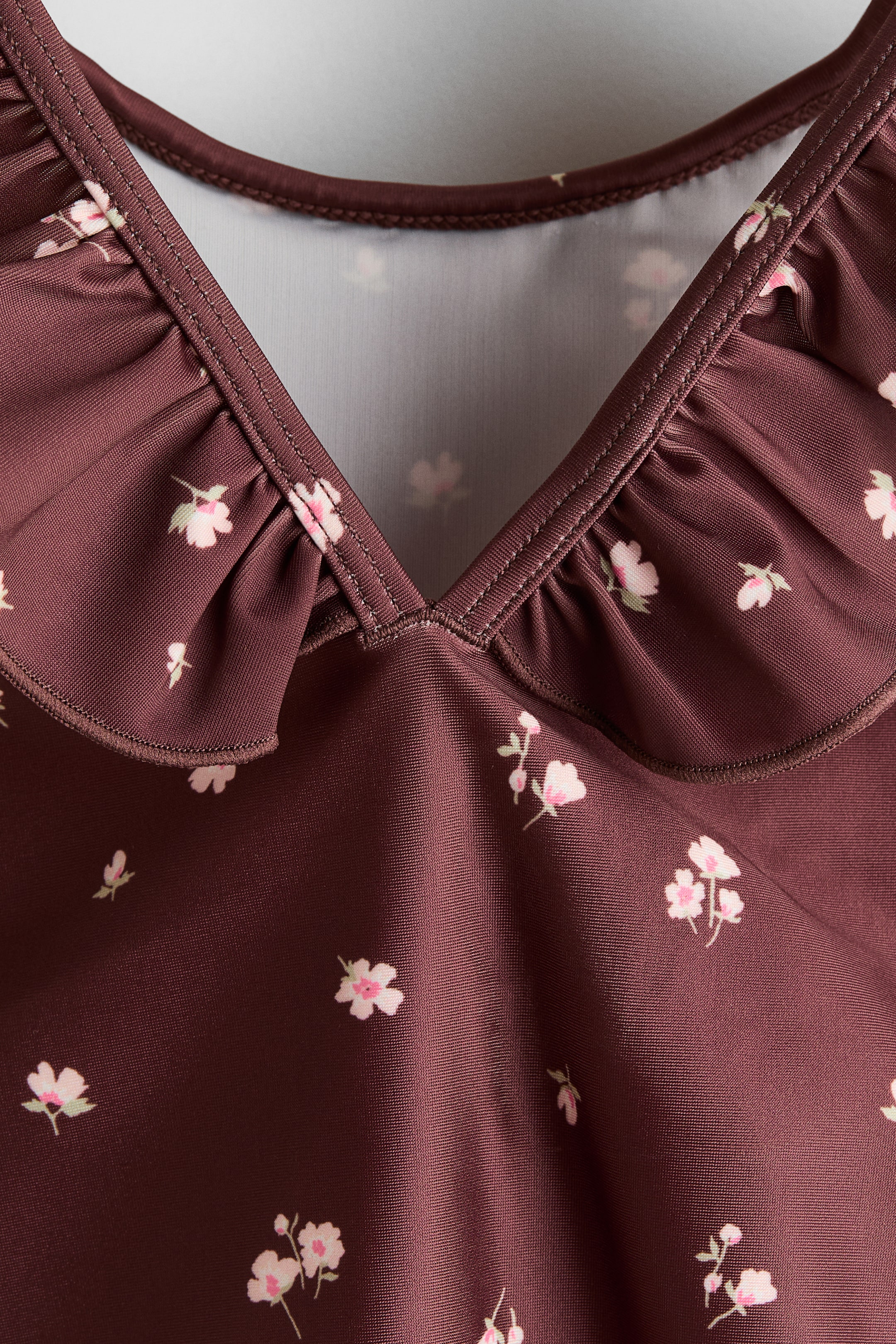 Costume de bain à volants