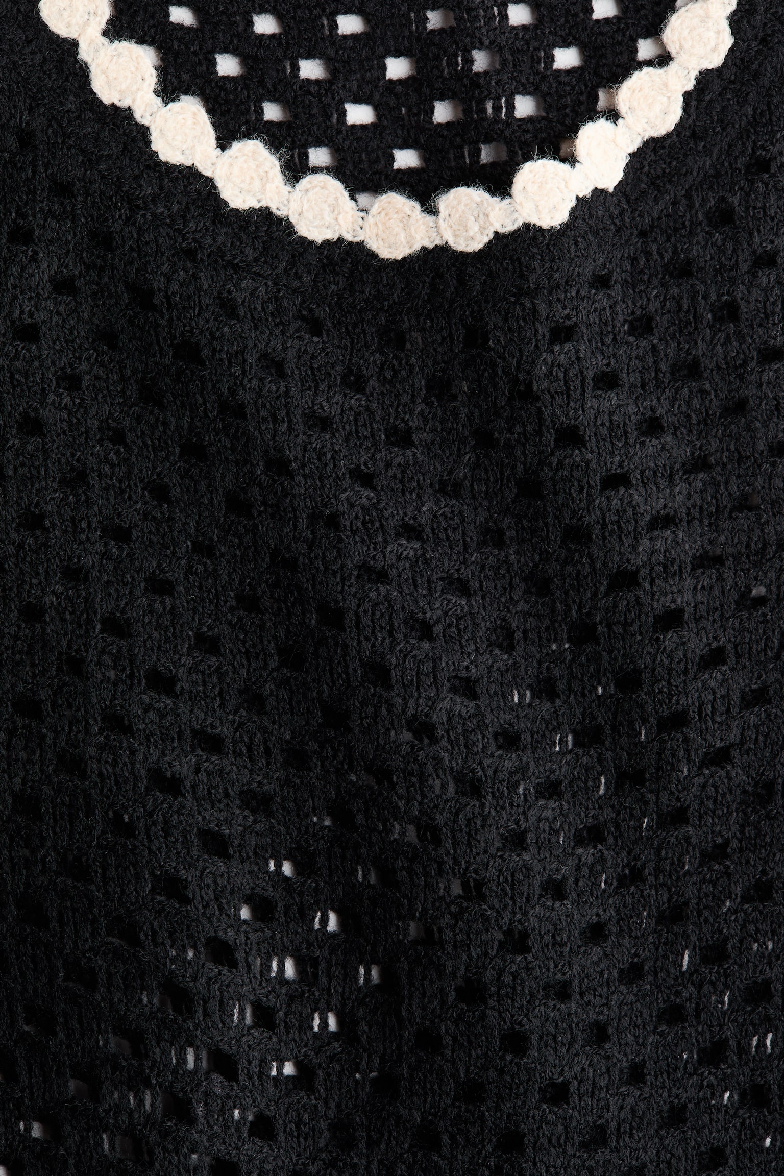 Crochet-look hole-knit top - Black/Flowers - 6