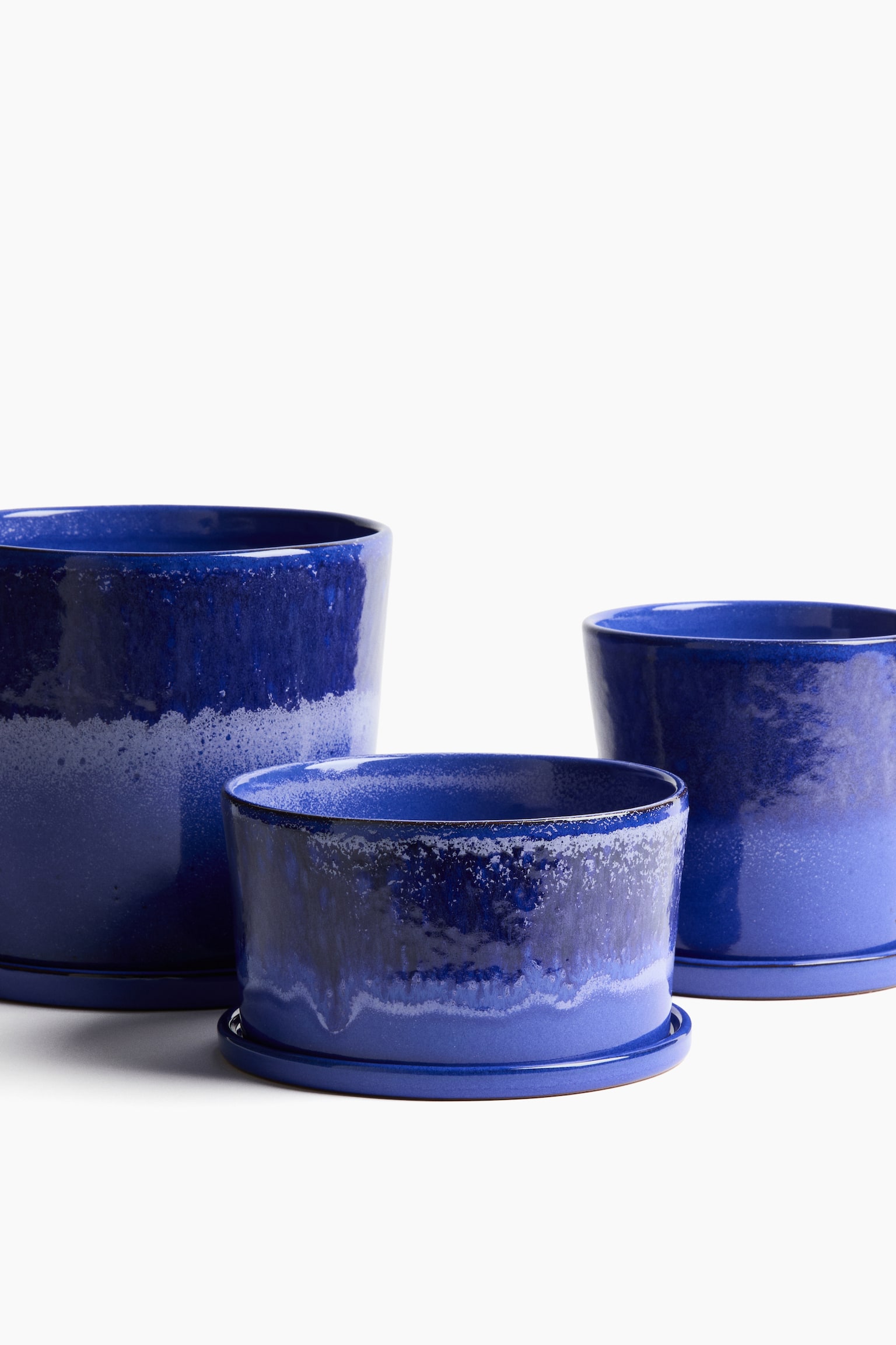 Wide terracotta plant pot and saucer - 4