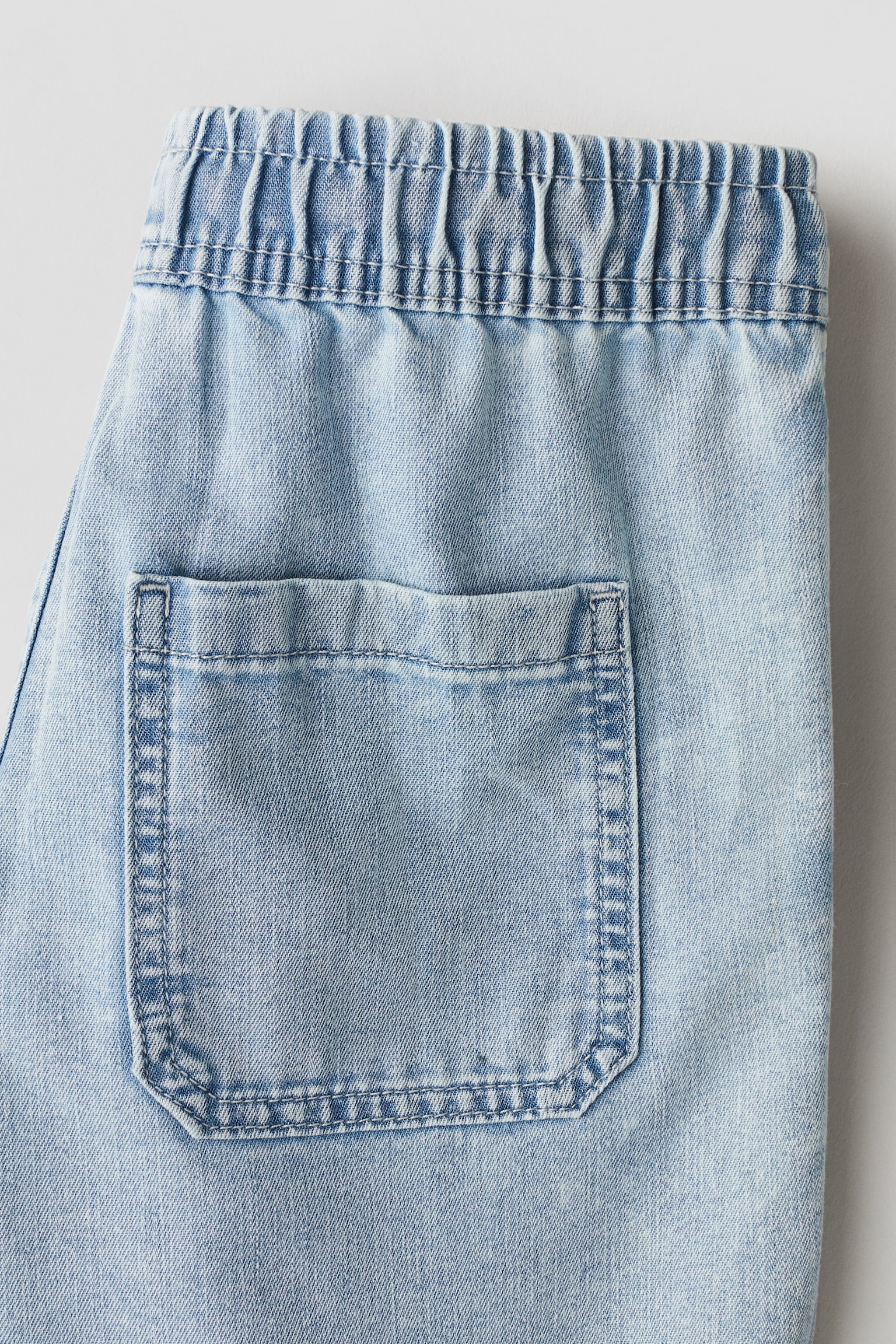 Loose Fit Denim shorts - Light denim blue/White/Striped/Light brown - 2