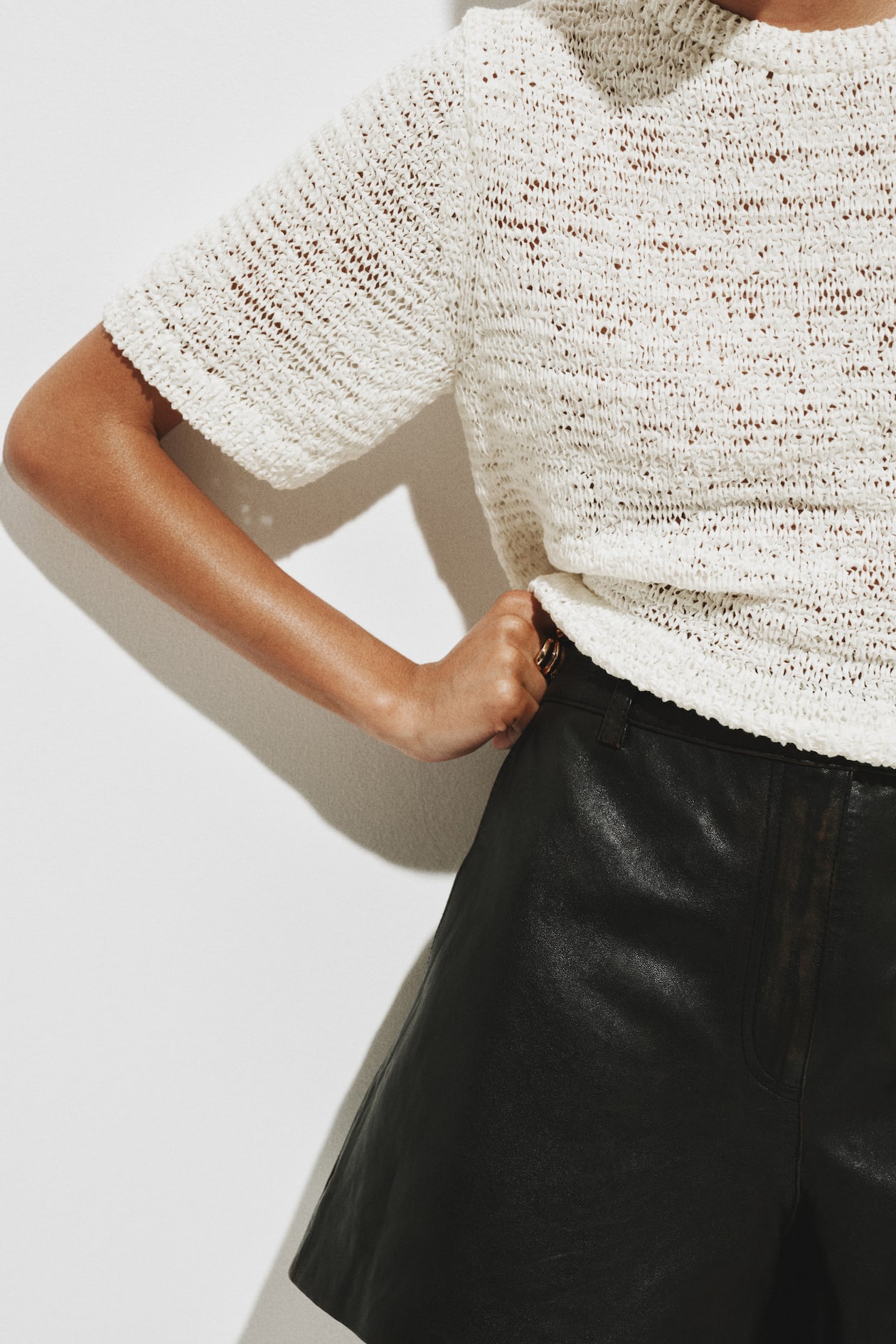 Short-Sleeved Sweater - image 4