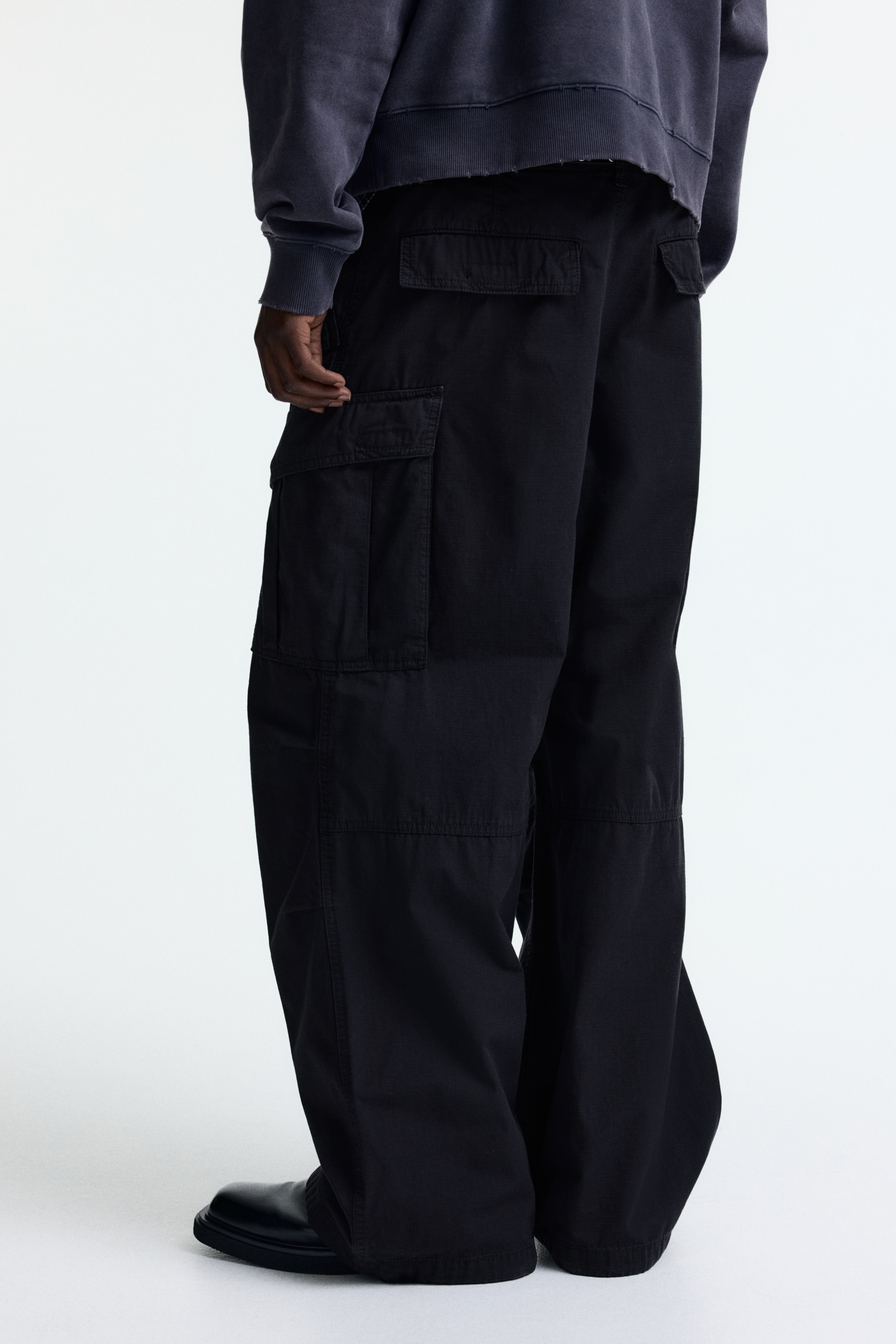 Loose Fit Cargo trousers