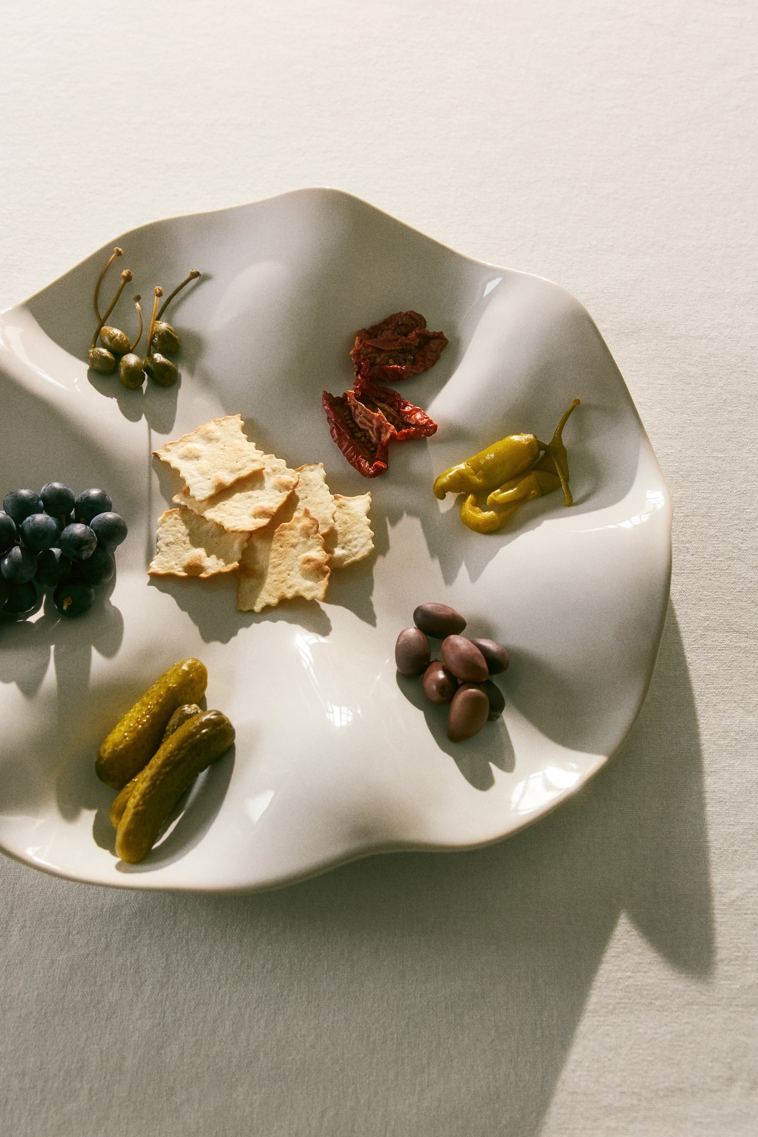 Sculptural stoneware serving plate - Білий - 1