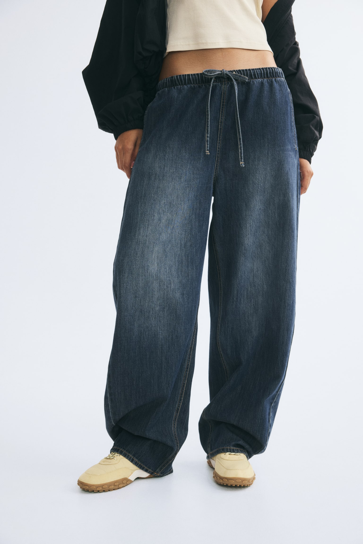 Женские брюки H&M Barrel-Leg, цвет: Тёмный джинсовый синий — фото 3